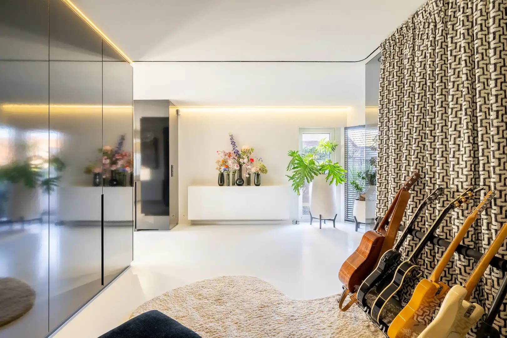 Alleenstaande villa met 4 slaapkamers in een residentiële omgeving. foto 19