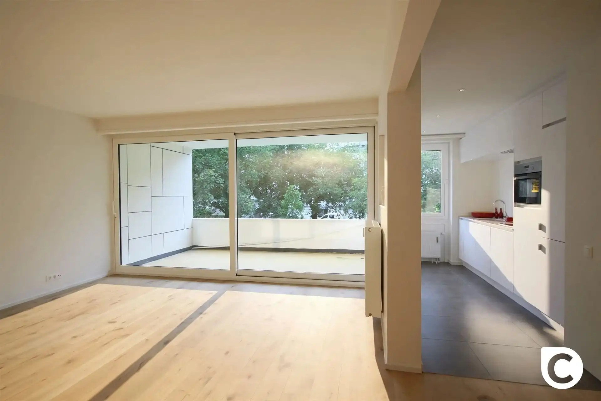 Gerenoveerd 2slpk- Appartement met kelder foto 3