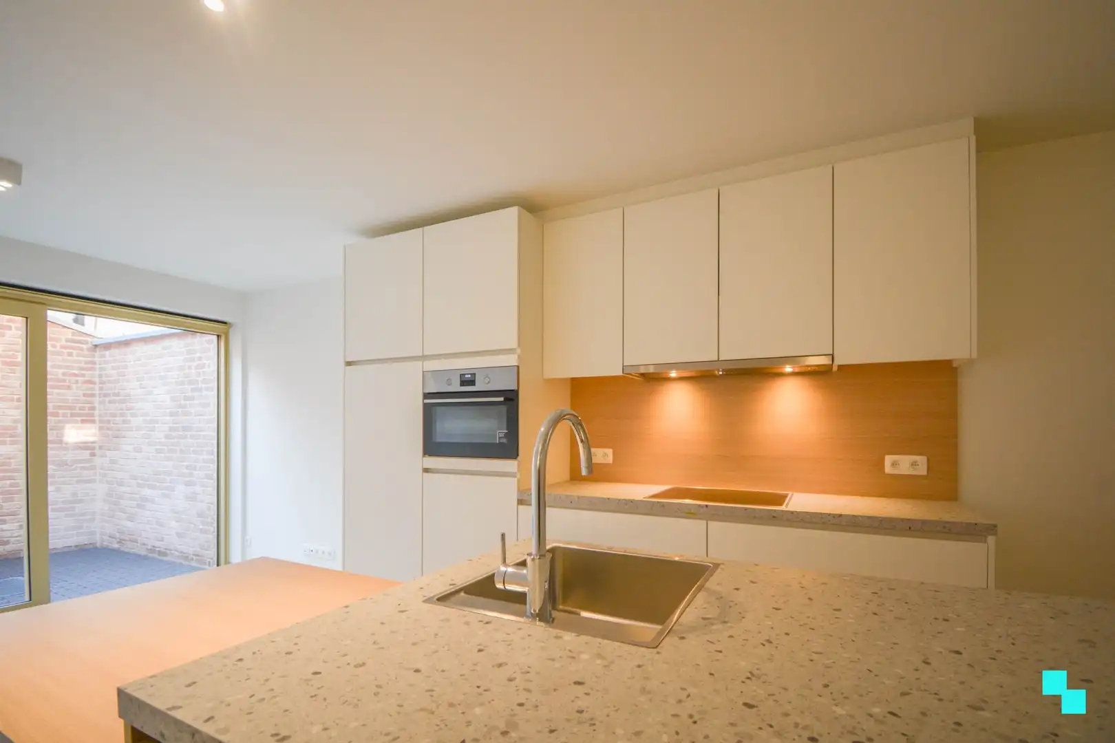 Stijlvolle hernieuwbouwwoning (BEN) met 2 slaapkamers - stadscentrum foto 7