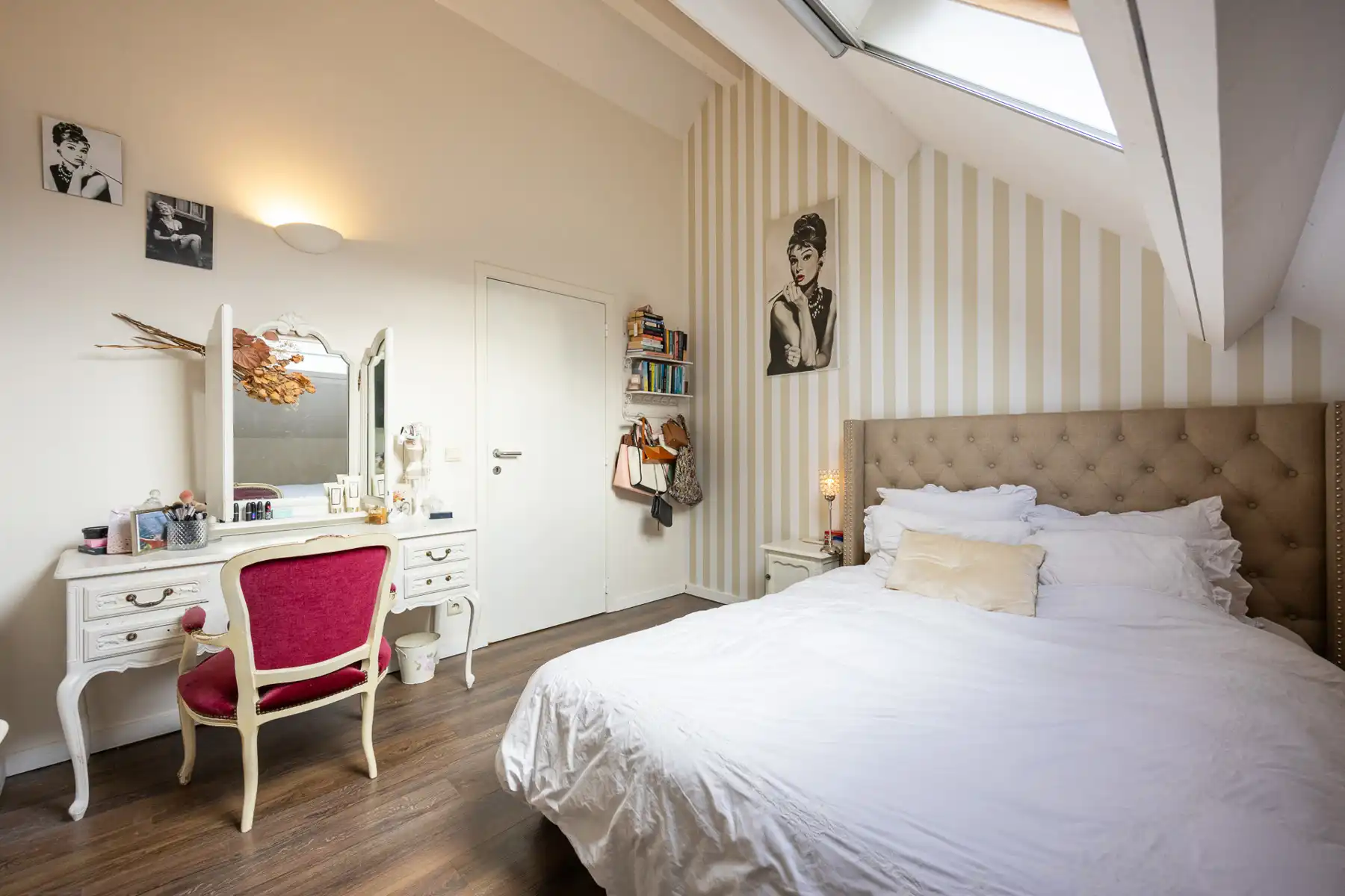 Gerenoveerde hoeve met weiland en stallen op ca. 11 000 m²  foto 20