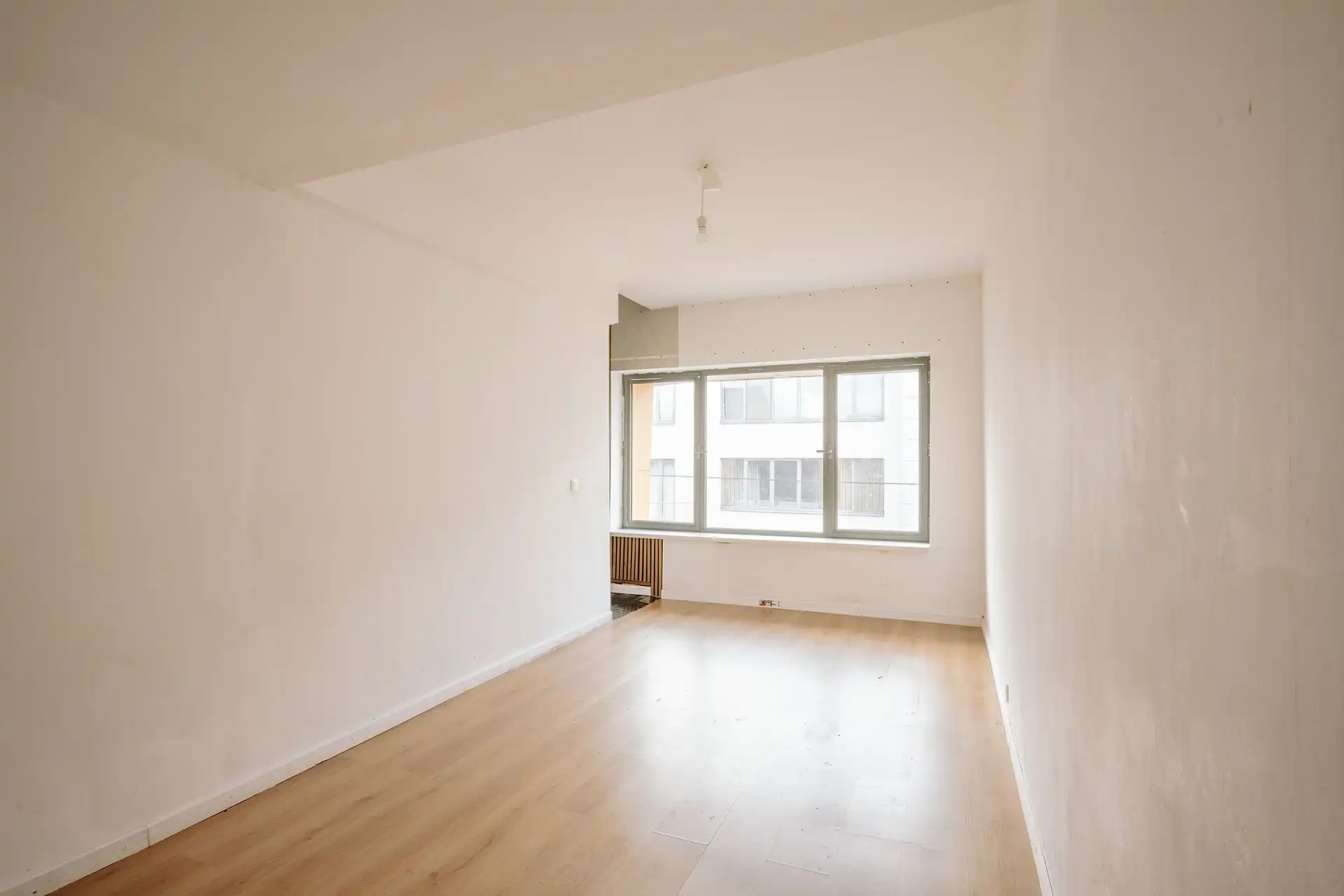 Ruim handelspand met magazijn in centrum Borsbeek. foto 15