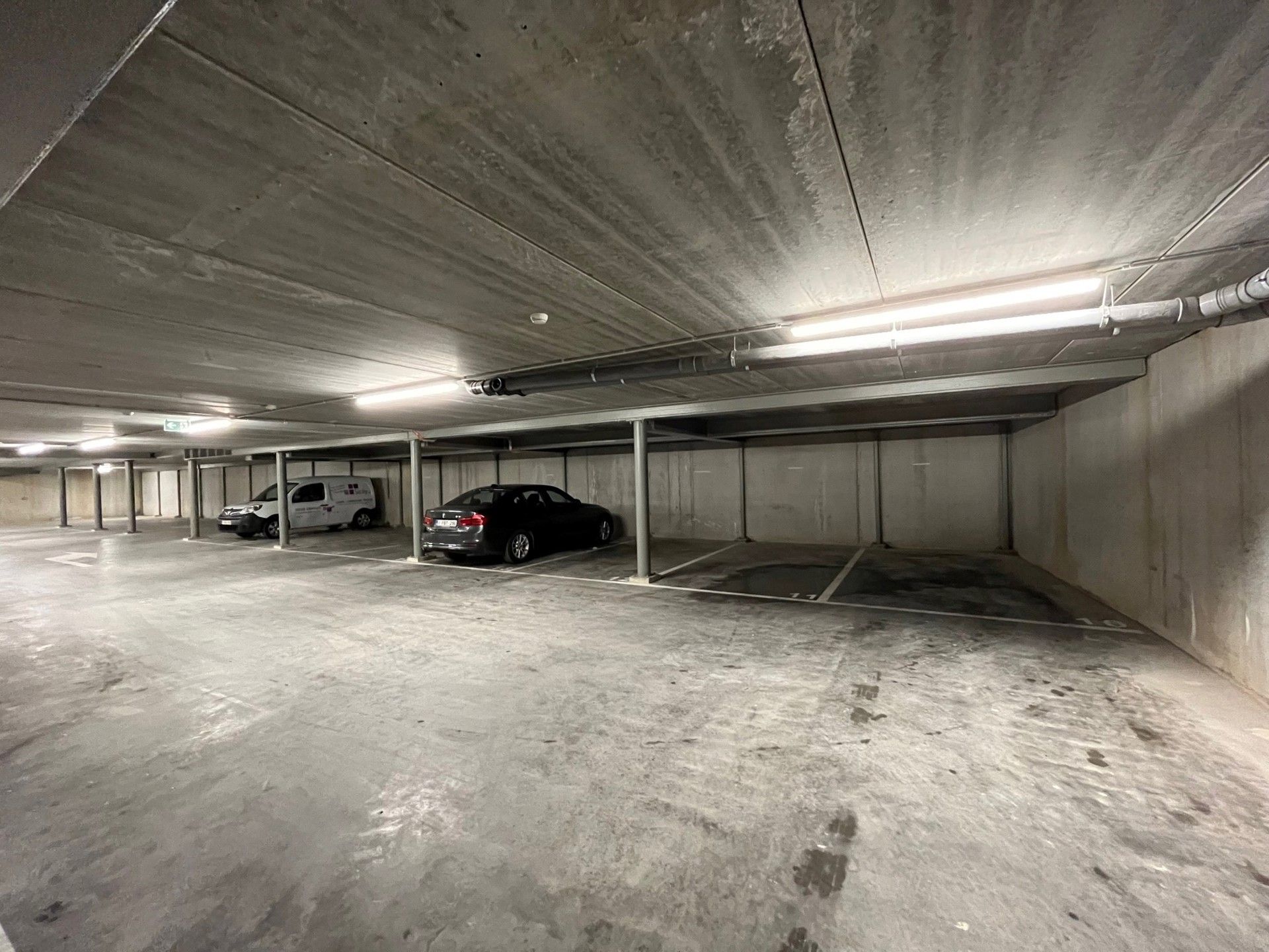 ONDERGRONDSE NIEUWBOUW-PARKEERPLAATSEN NABIJ DE RING foto {{pictureIndex}}