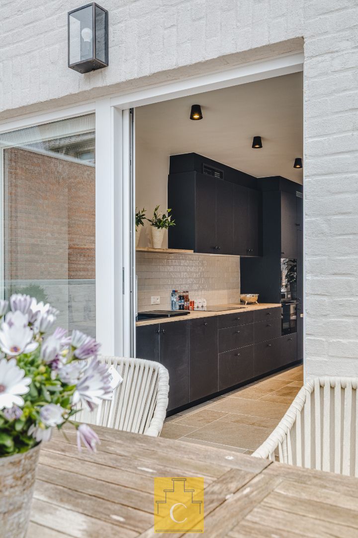Volledig gerenoveerde stadswoning met tuin, garage en praktijkruimte foto 20