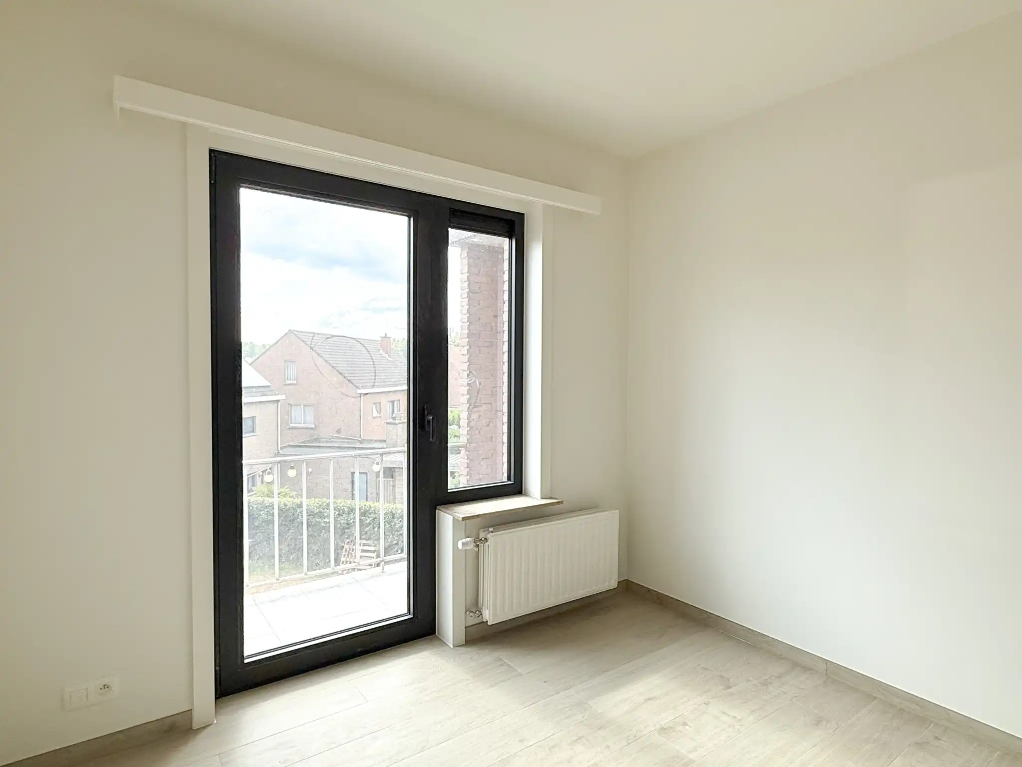 Volledig gerenoveerd appartement met twee slaapkamers in Beveren foto 8