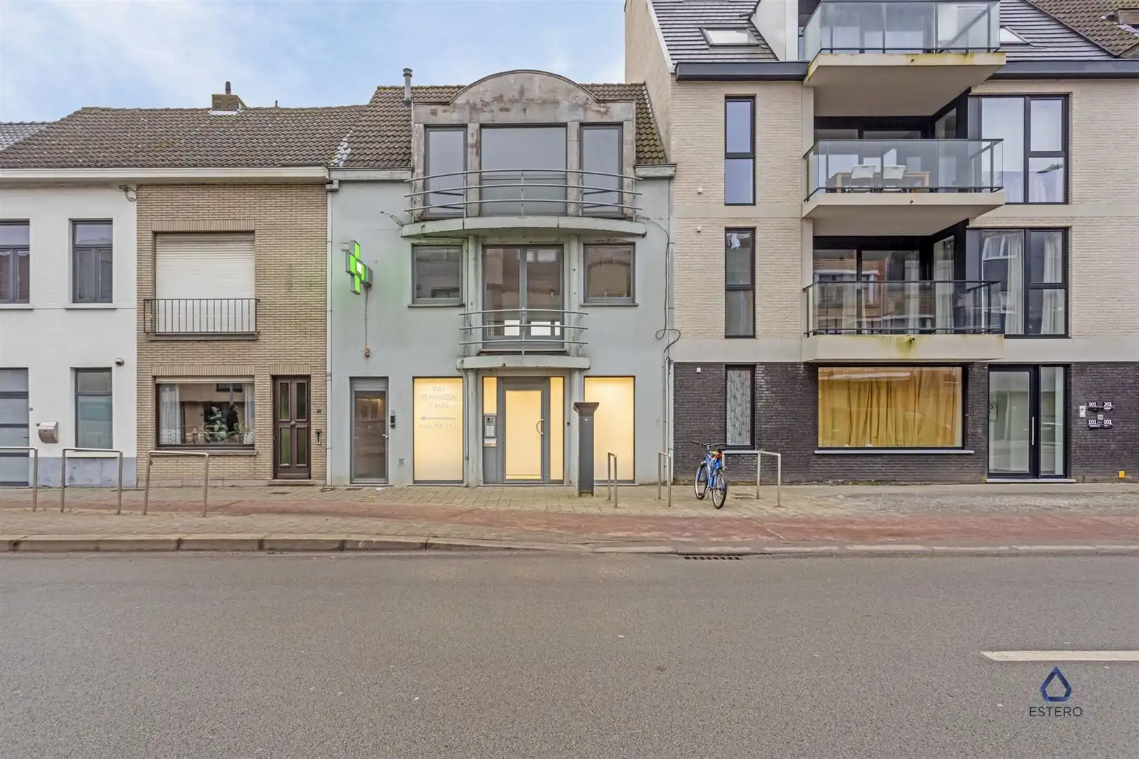 Ruime handelswoning met 3 slaapkamers foto 2