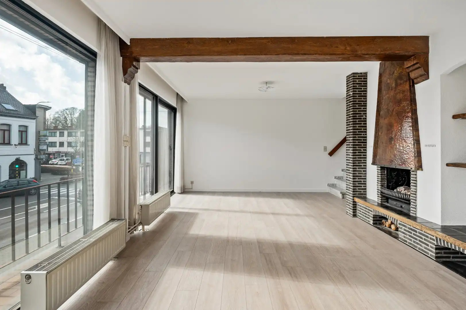 Stijlvol duplex appartement met 2 slaapkamers en garagebox foto 3