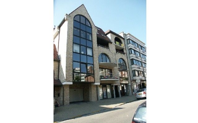 Garage te huur foto {{pictureIndex}}