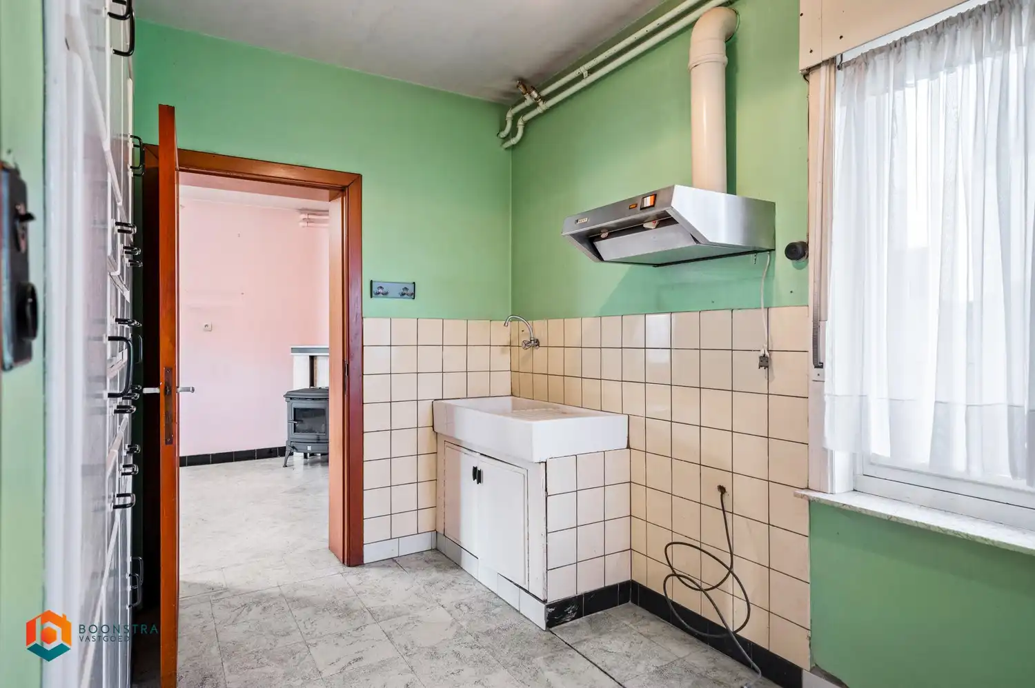 Te renoveren woning met 3 slpkrs en 2 garages in Berlaar-Heikant foto 8