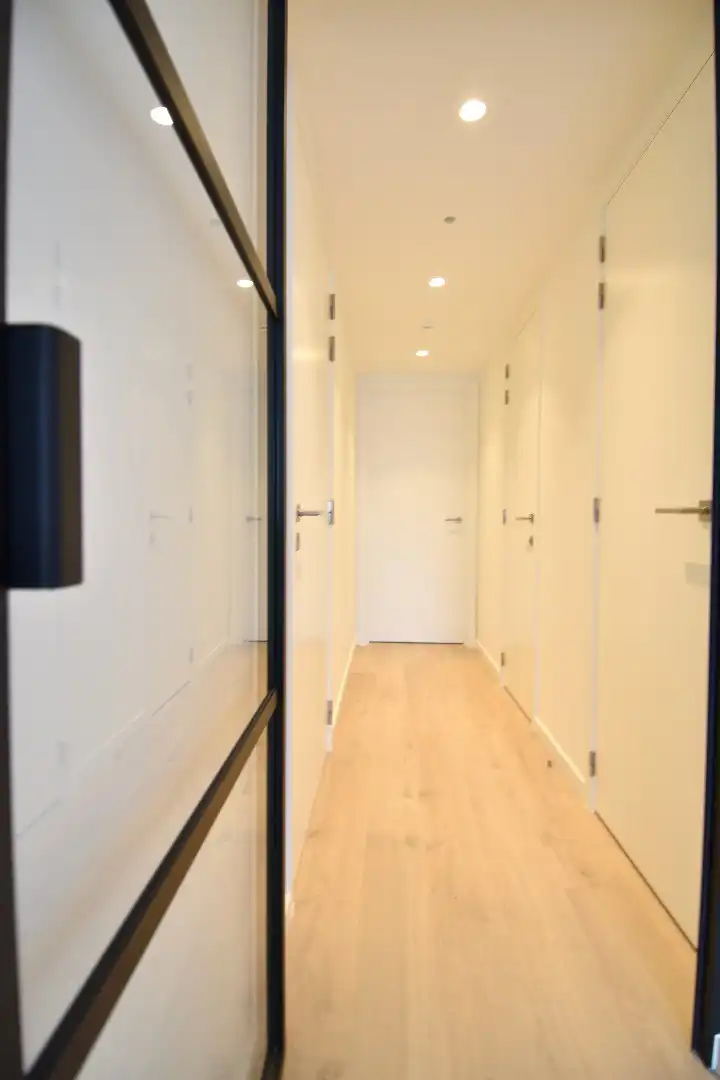 Luxe 1 slaapkamer appartement met terras in centrum Kortrijk foto 5