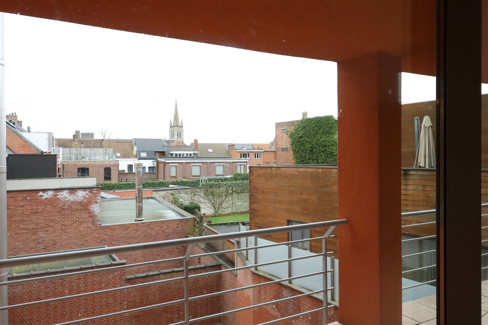 Twee slaapkamer app met terras!  foto 22