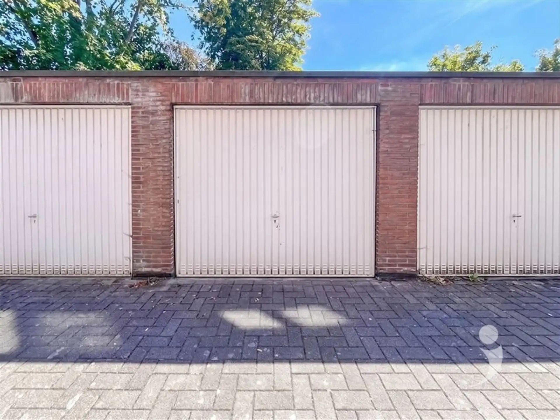 Achterin gelegen garagebox te Kessel-Lo! foto 3