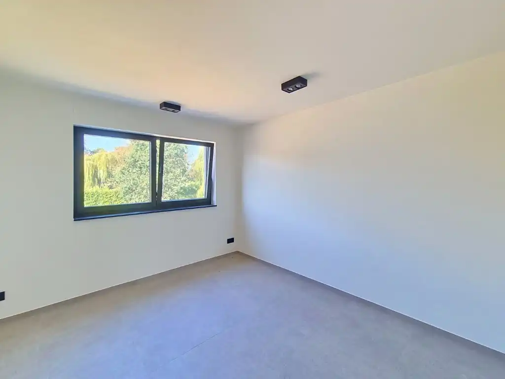 Nieuwbouwwoning met 3 slpk en polyvalente ruimte foto 11