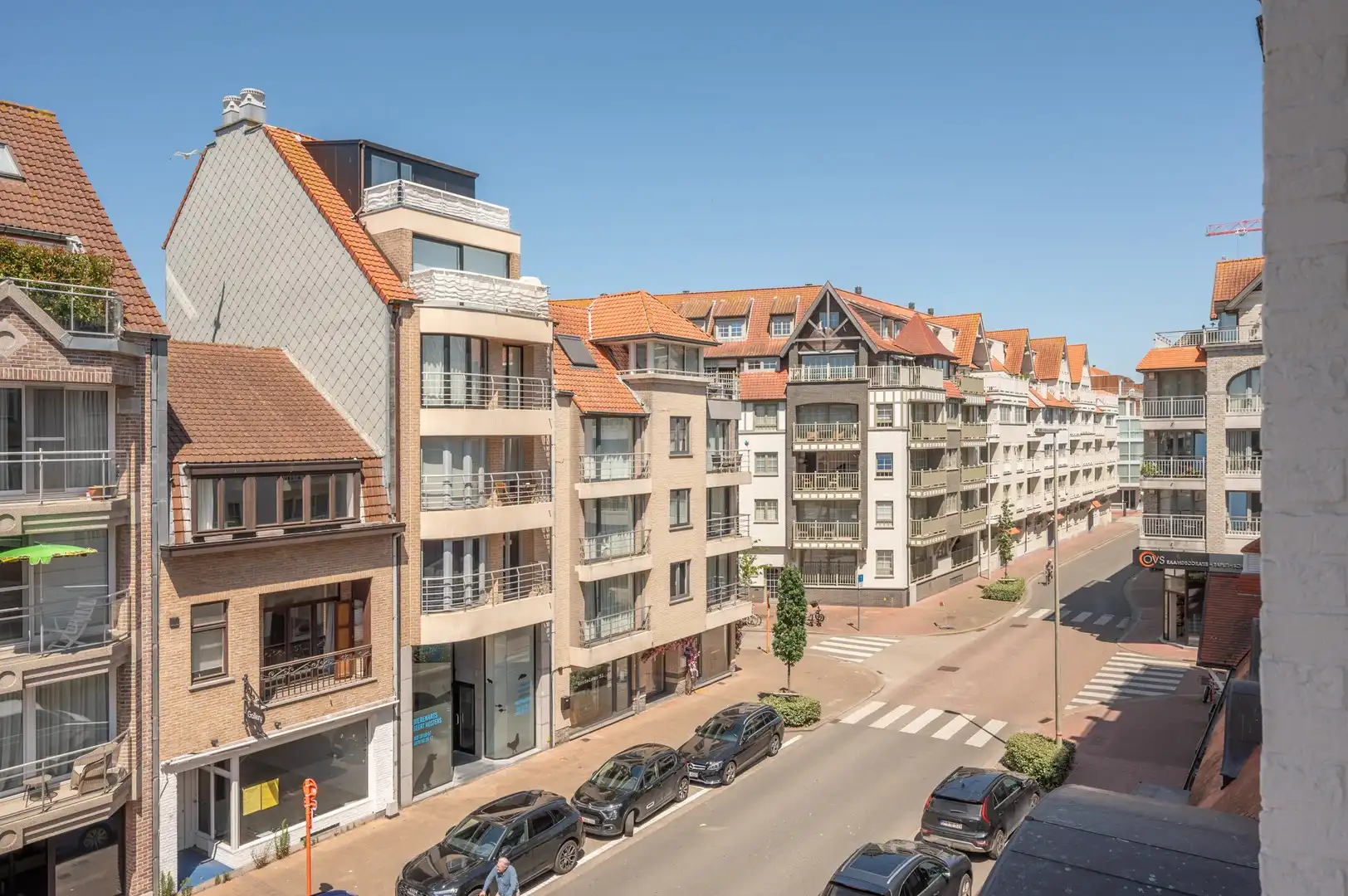 Ruim en instapklaar appartement met drie slaapkamers, centraal gelegen in Knokke. foto 6