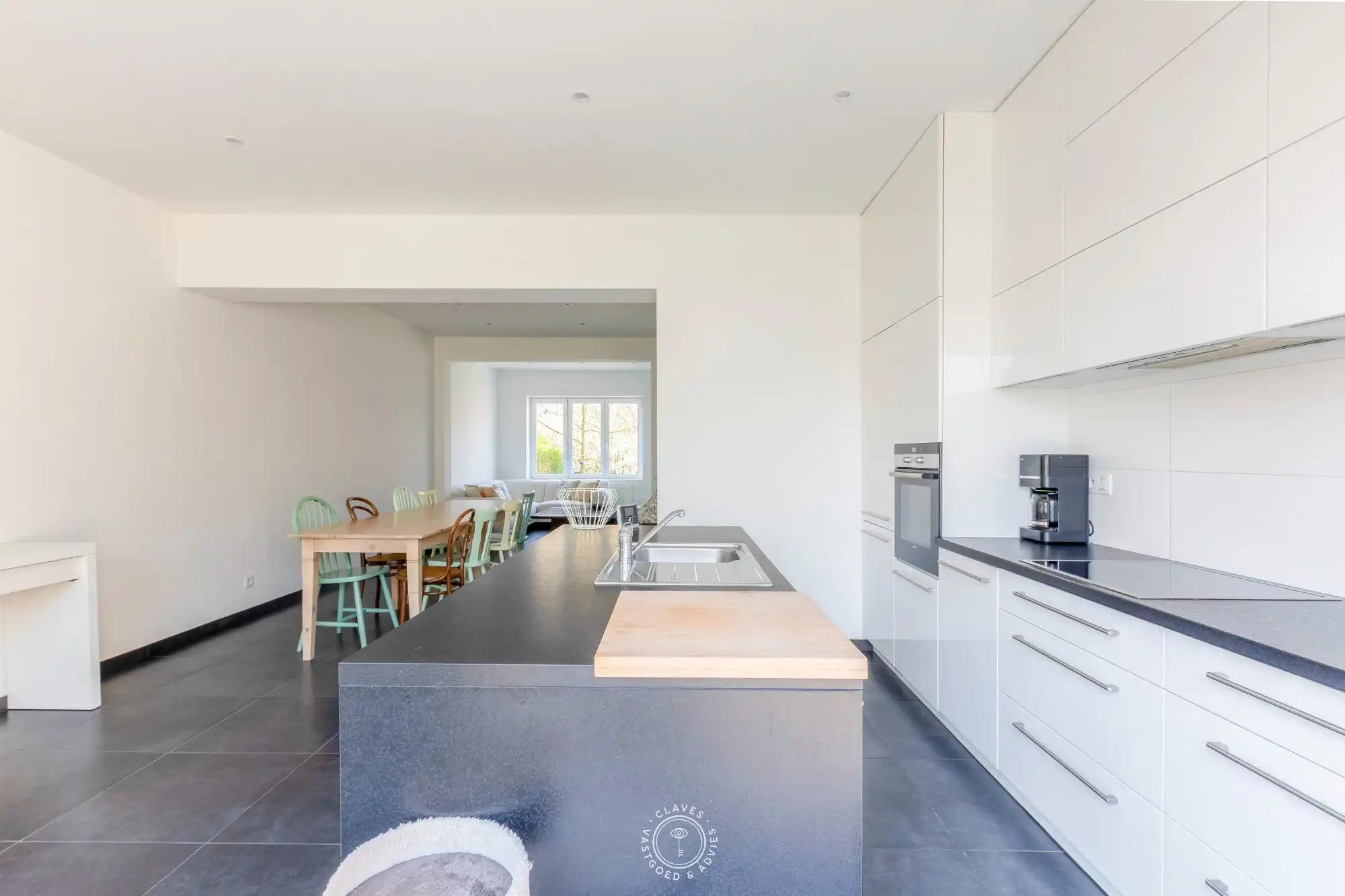 Aangename woning in de gegeerde Vogeltjeswijk foto 10