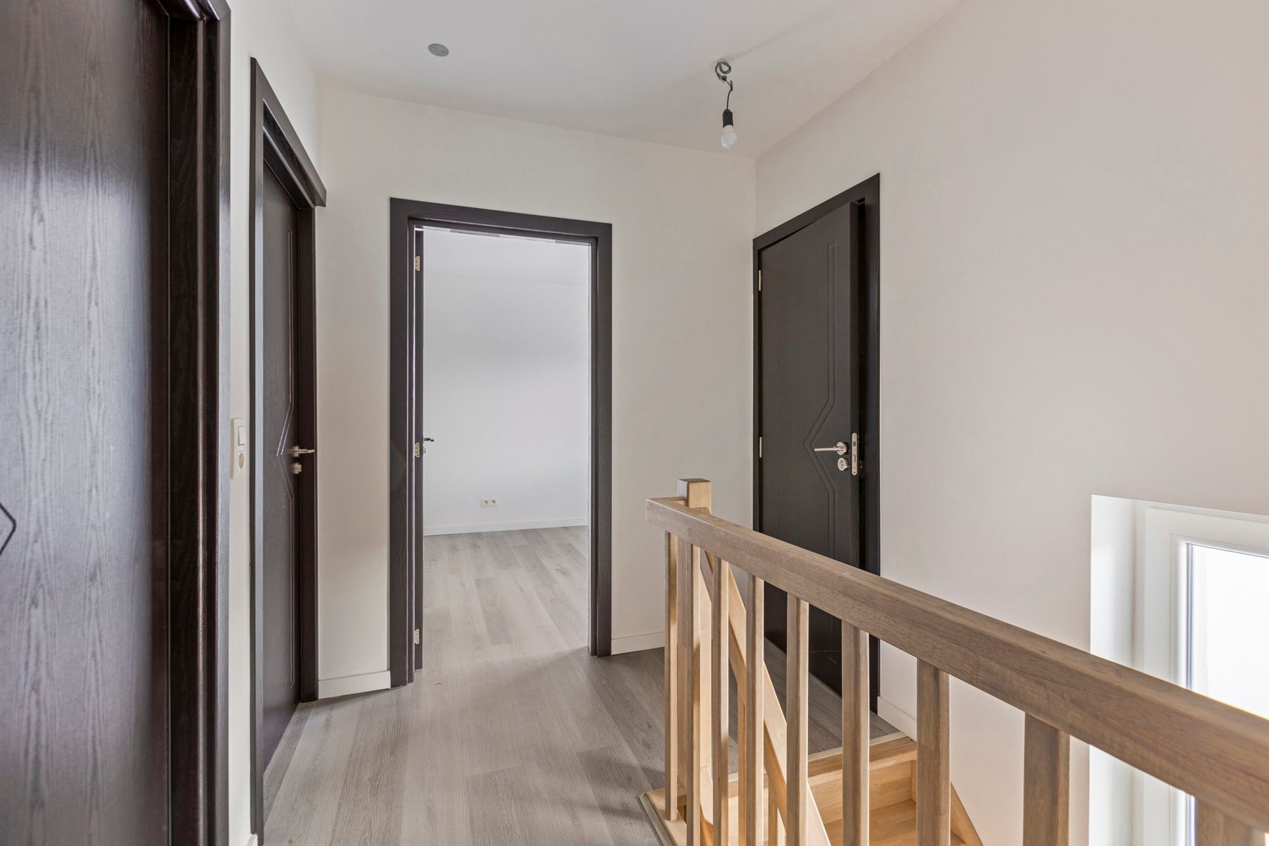 Gerenoveerde woning met drie slaapkamers foto 21