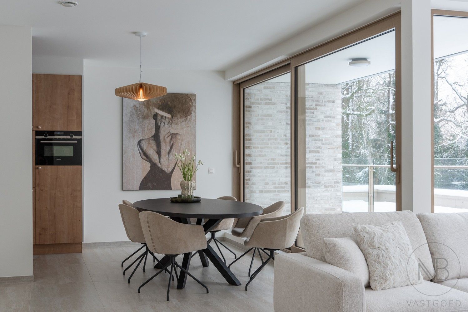 Nieuwbouwappartement met 2 parkeerplaatsen foto 3