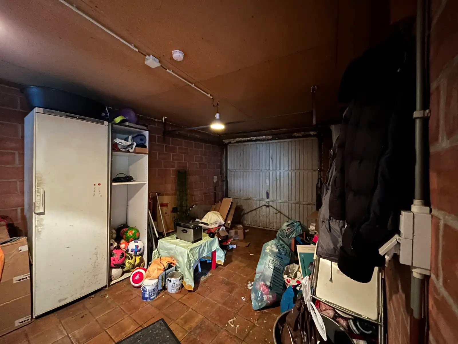 Op te frissen/ te renoveren woning nabij verbindingswegen foto 10