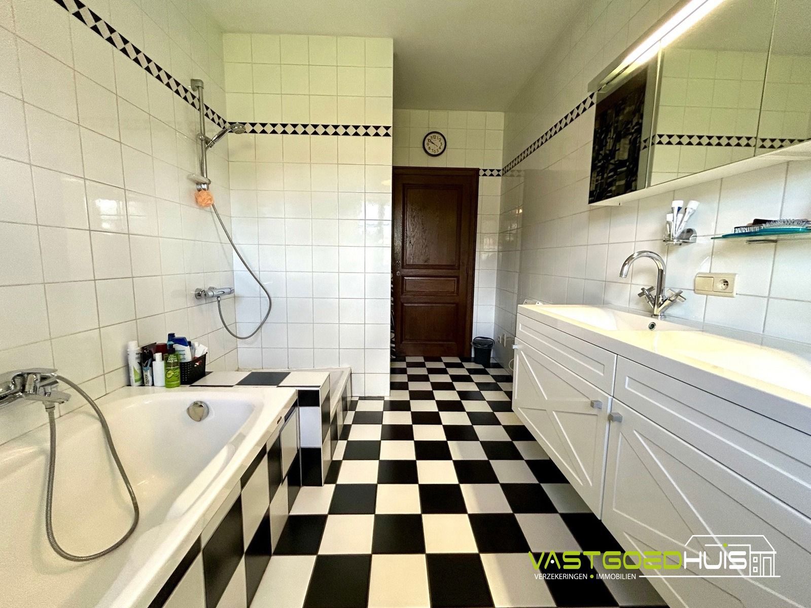 Prachtige villa in landelijke stijl foto 28