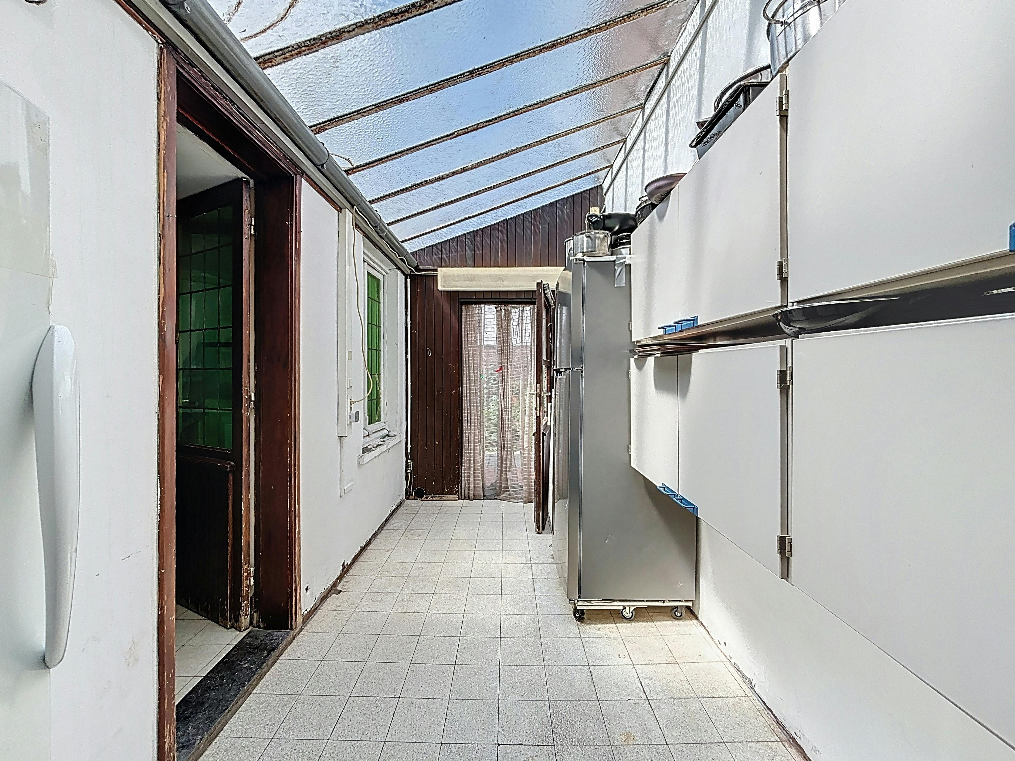 Te renoveren woning te koop in Kortrijk!  foto 7