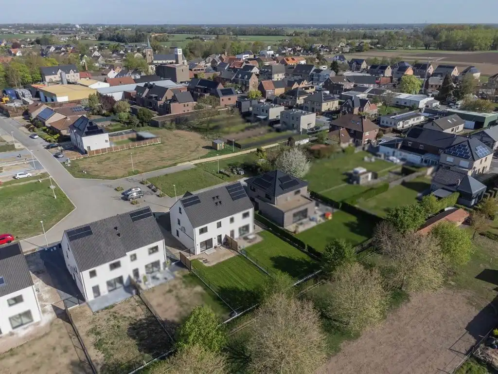 Halfvrijstaande stijlvolle nieuwbouwwoning met landelijke uitstraling foto 37