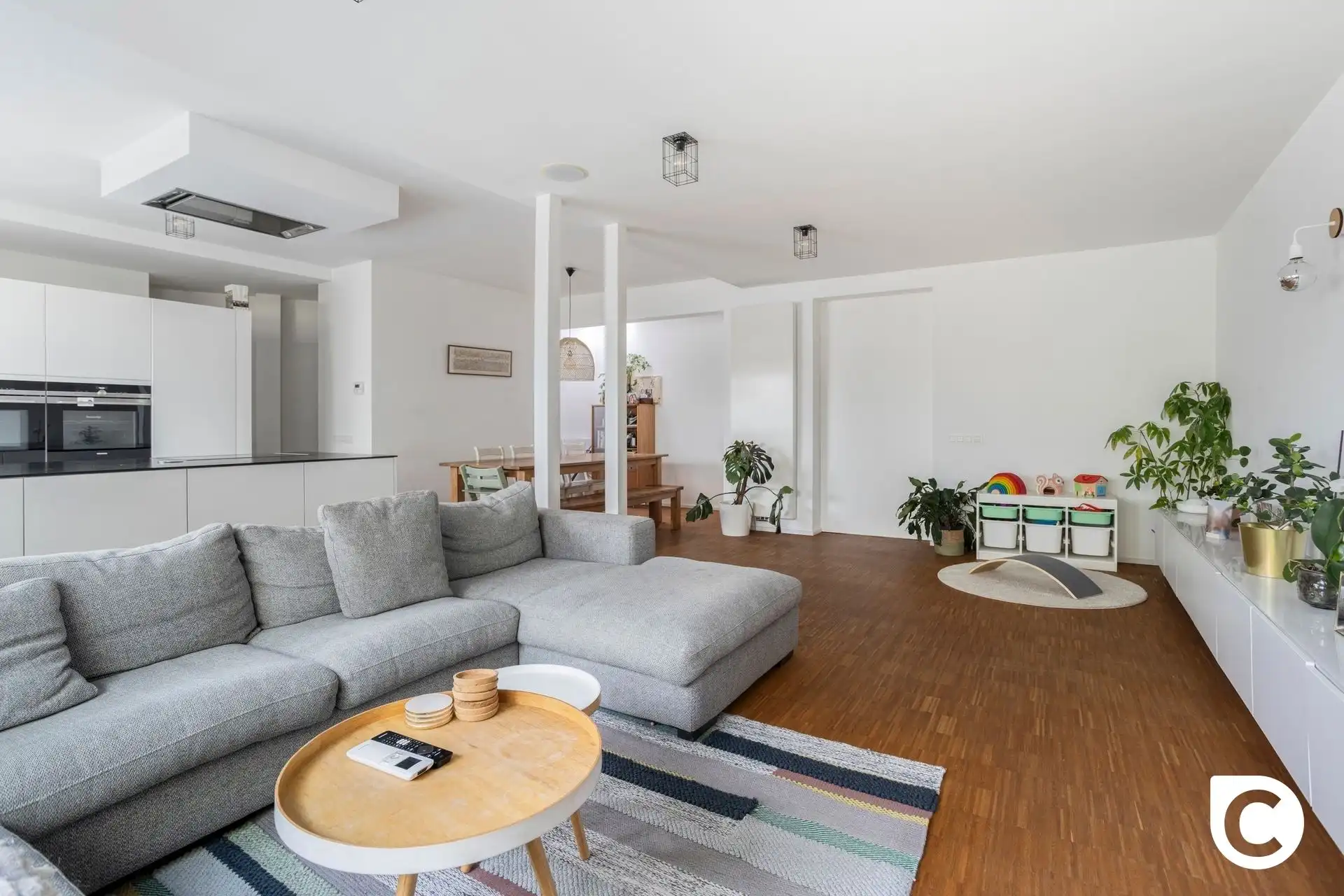 Prachtig gerenoveerd Loftappartement 2 slp en magazijn/handelsruimte foto 6