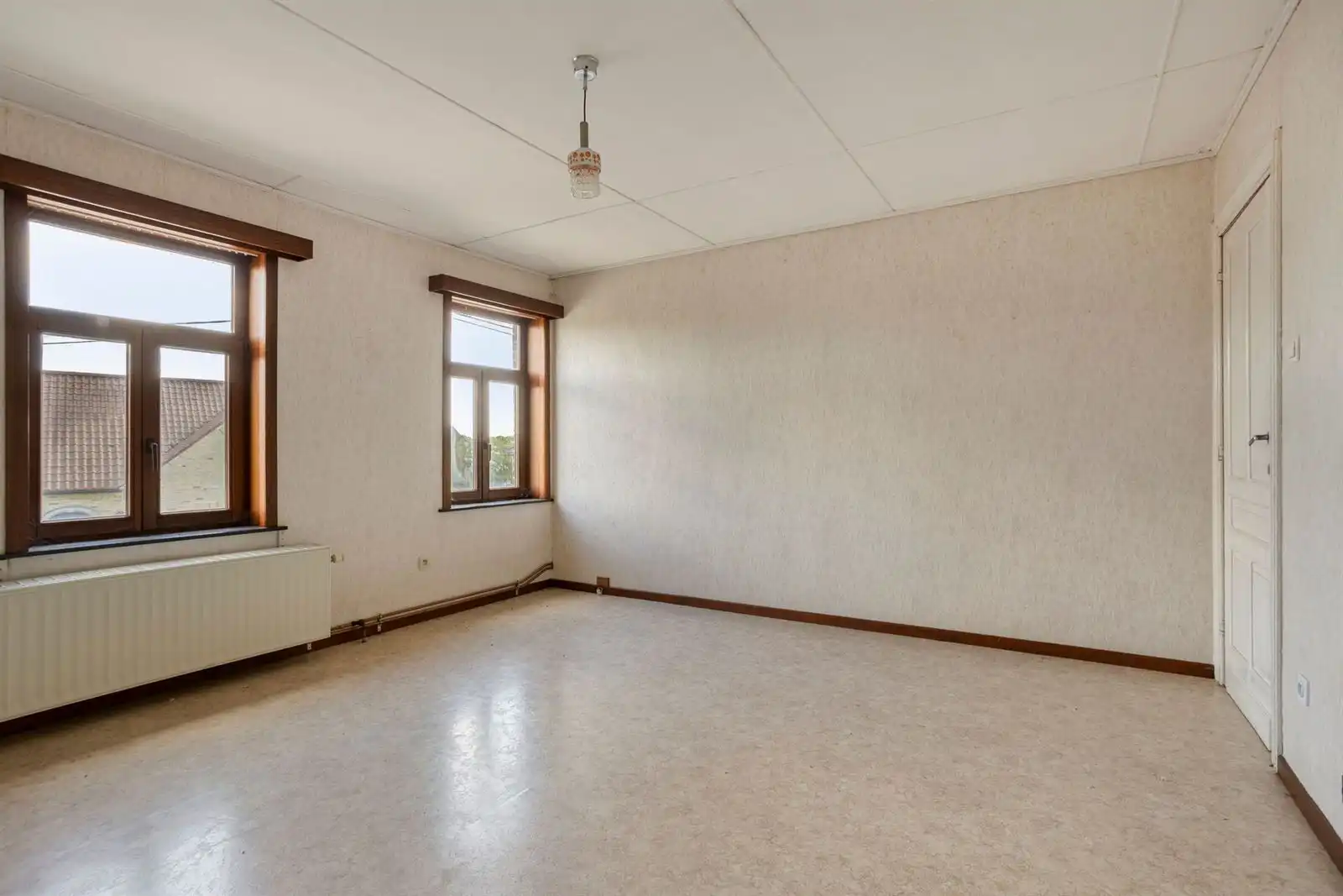 Openbebouwing met 5 slaapkamers garage en ruime tuin foto 12