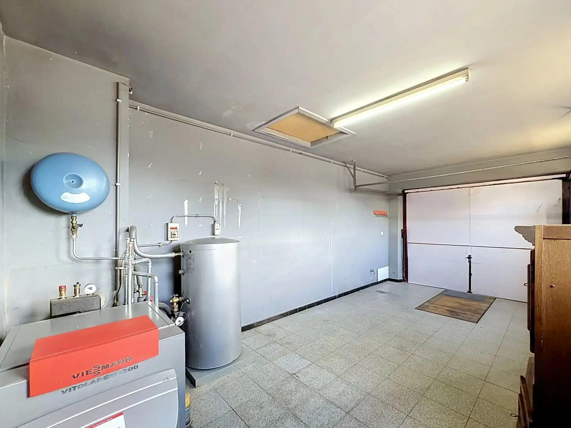 Te renoveren gelijkvloerse woning met 3 slaapkamers op een ruim perceel. foto 20