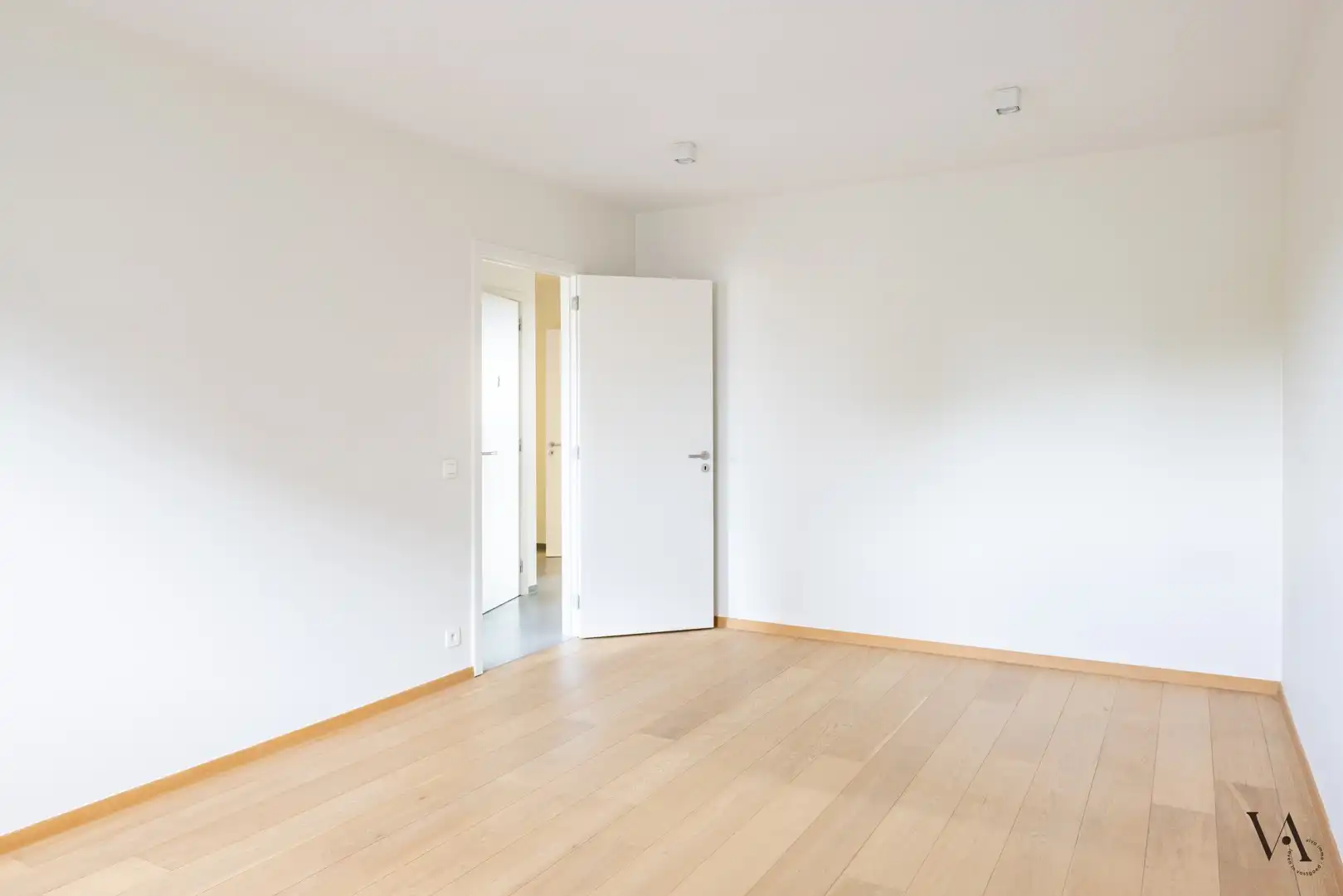 Ruim appartement met 2 slaapkamers en prachtig uitzicht over de jachthaven en het historische centrum foto 15