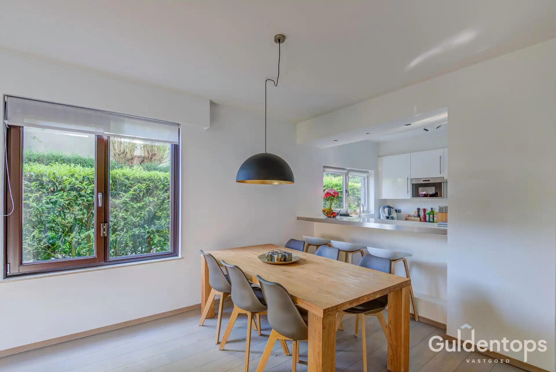 Modern ruim gelijkvloers (2 slk) appartement met ruime tuin foto 7
