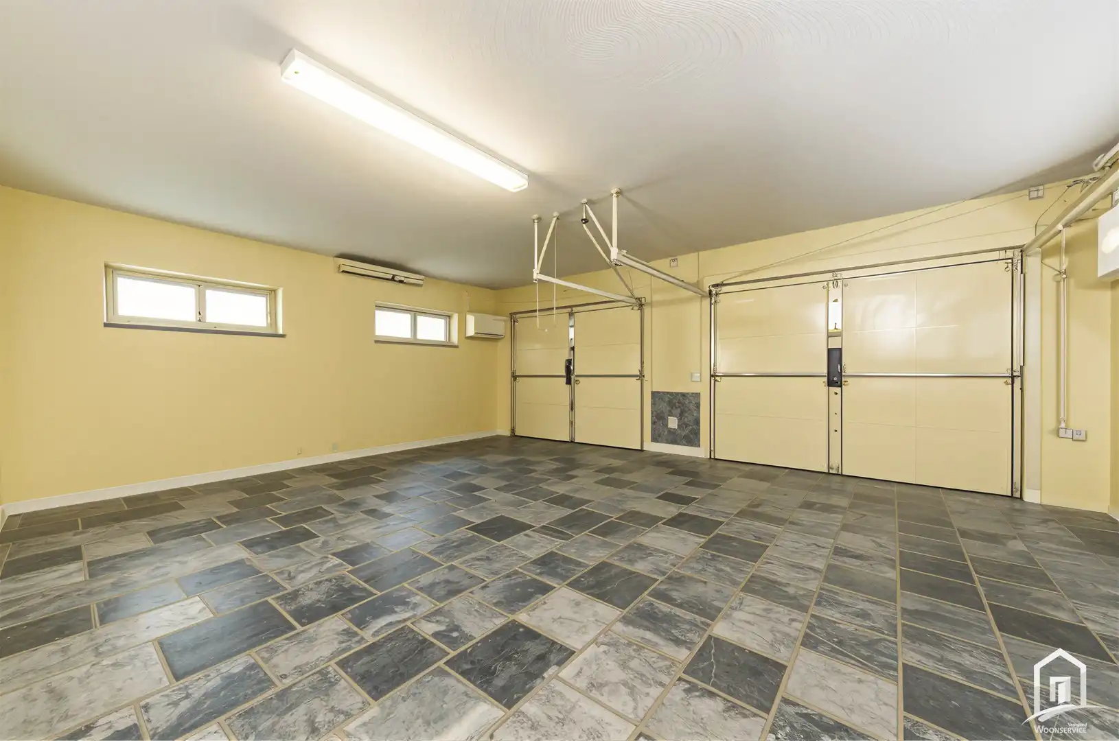 Karaktervolle villa met 3 slaapkamers, 2x dubbele garage en prachtig perceel in Hofstade. foto 12