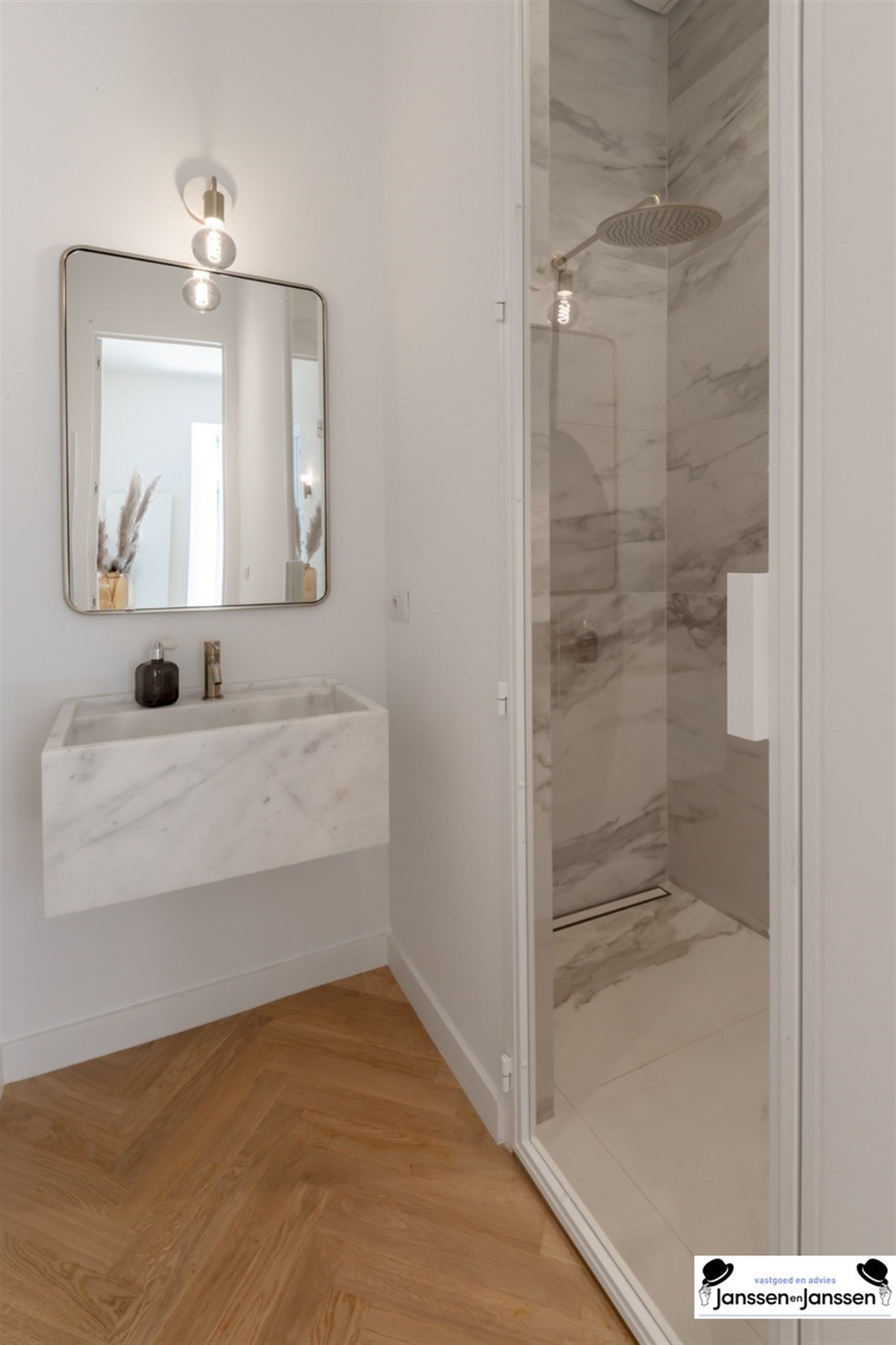 Prachtig appartement van 135 m² met 53 m² terras in Kasteelvilla Hortensia foto 8