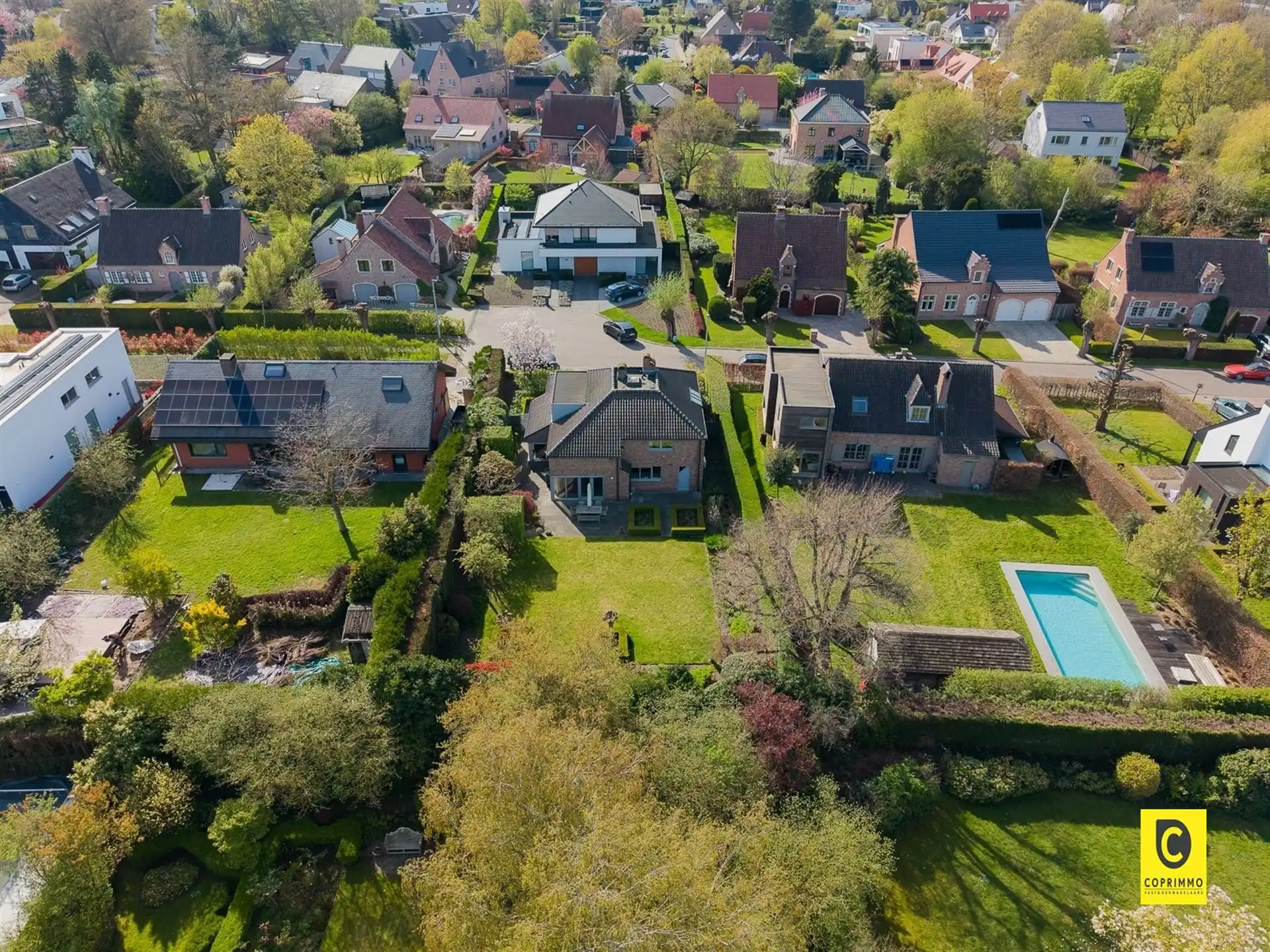 Villa: 4 slk op perceel op 831  m²  foto {{pictureIndex}}