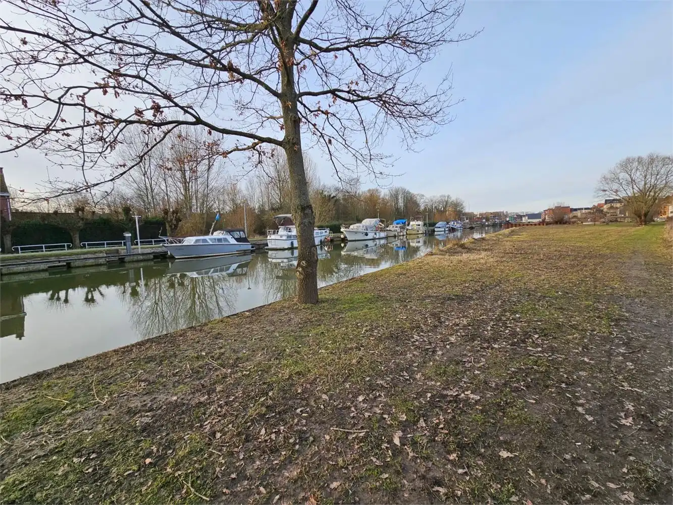 Ruime, praktische woning met tuin foto 3