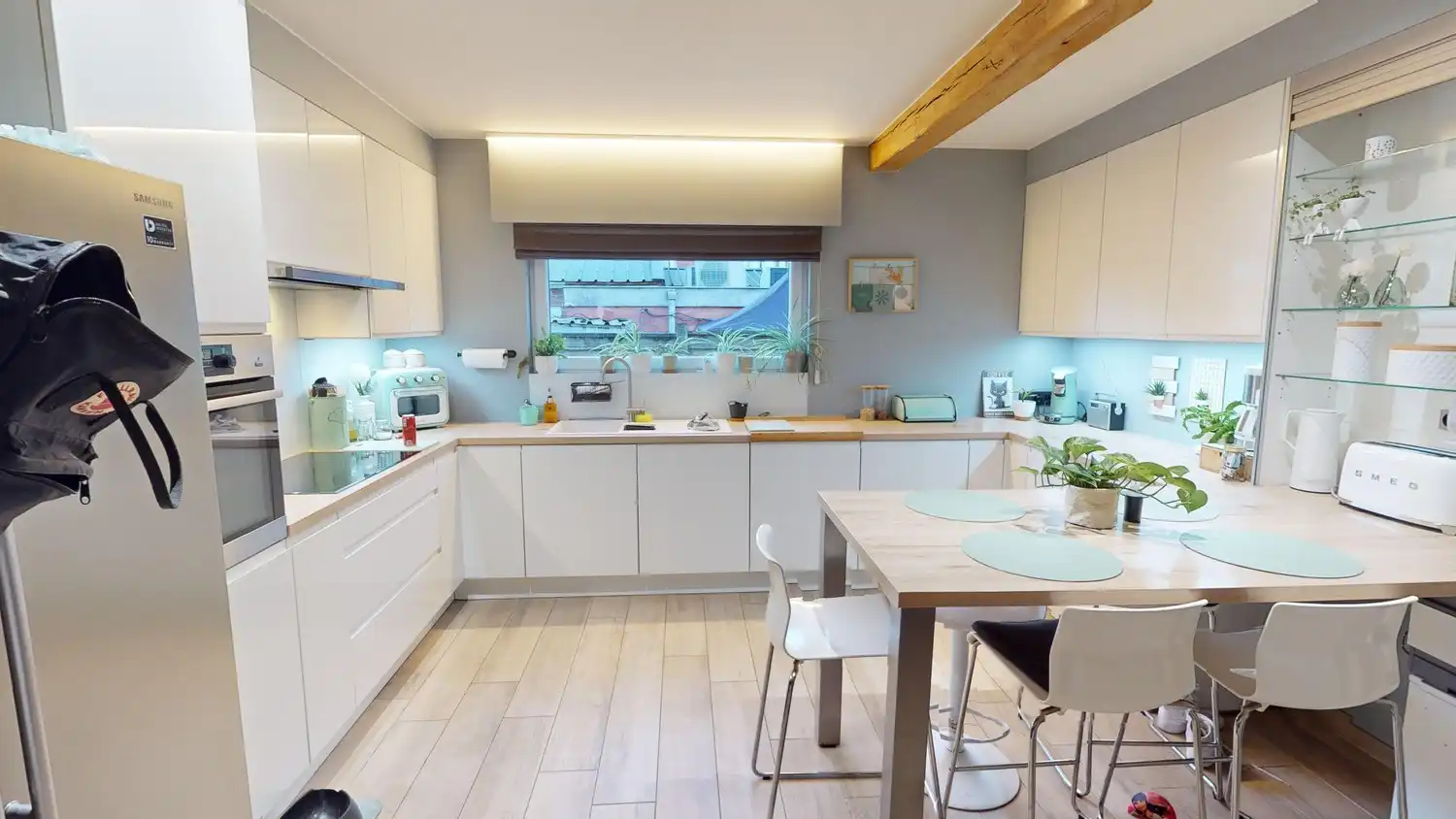 Te koop: Goed draaiende frituur mét gerenoveerde woning in het hart van Zingem foto 9