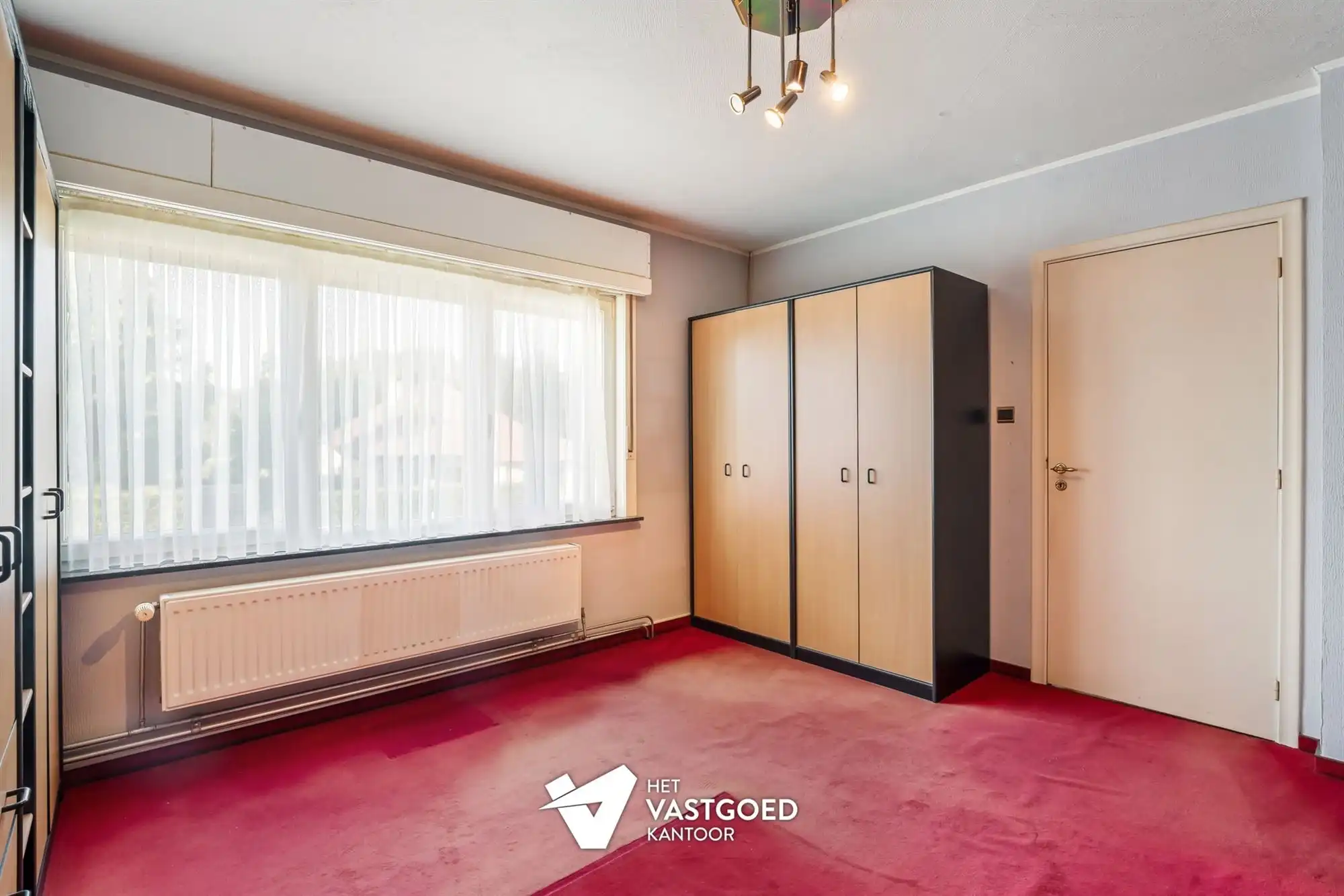 INSTAPKLARE WONING MET LEUKE TUIN EN GARAGE foto 14