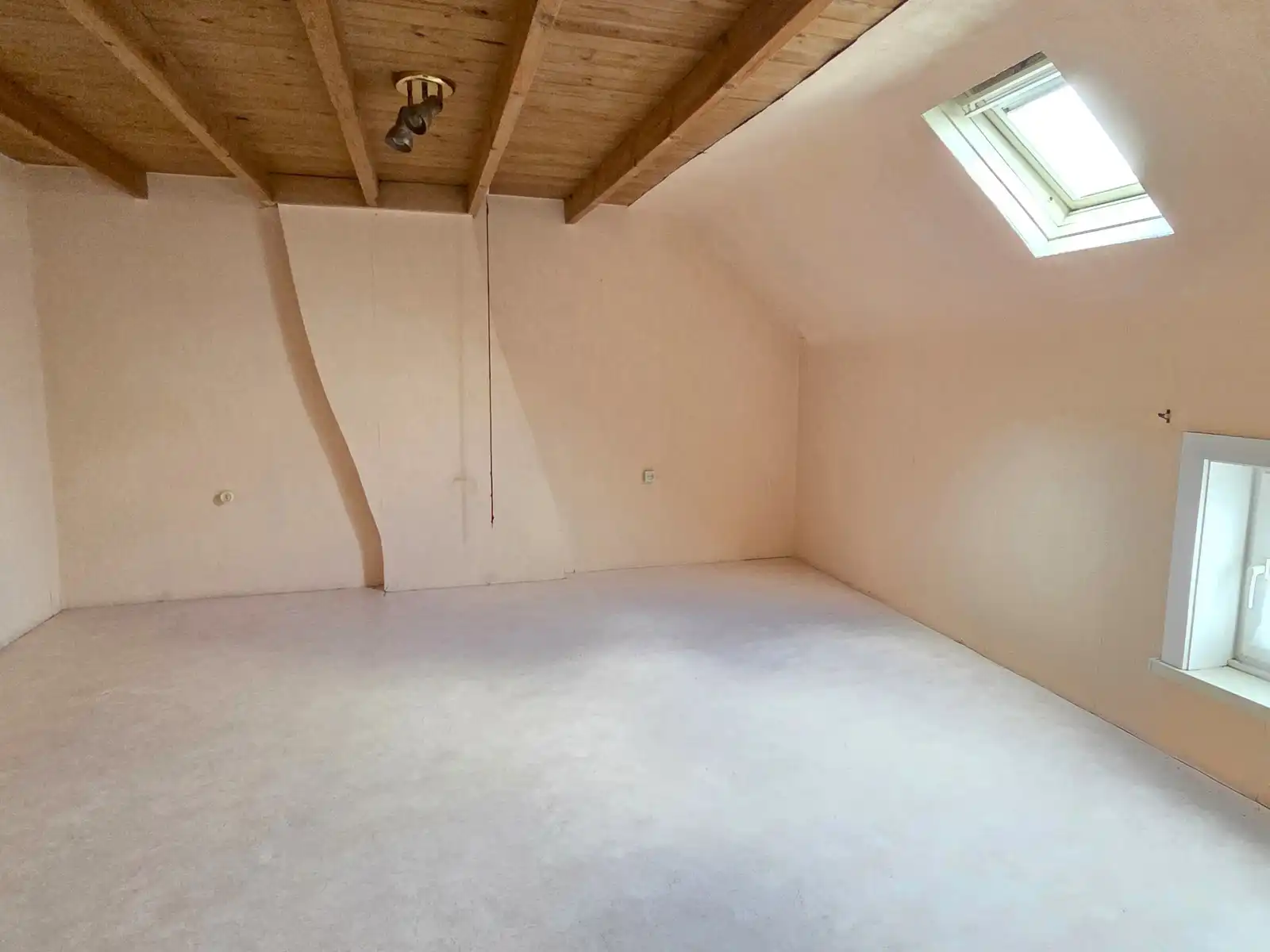 WSB-Immo: Charmante boerderijwoning met ruime garage en tuin foto 8