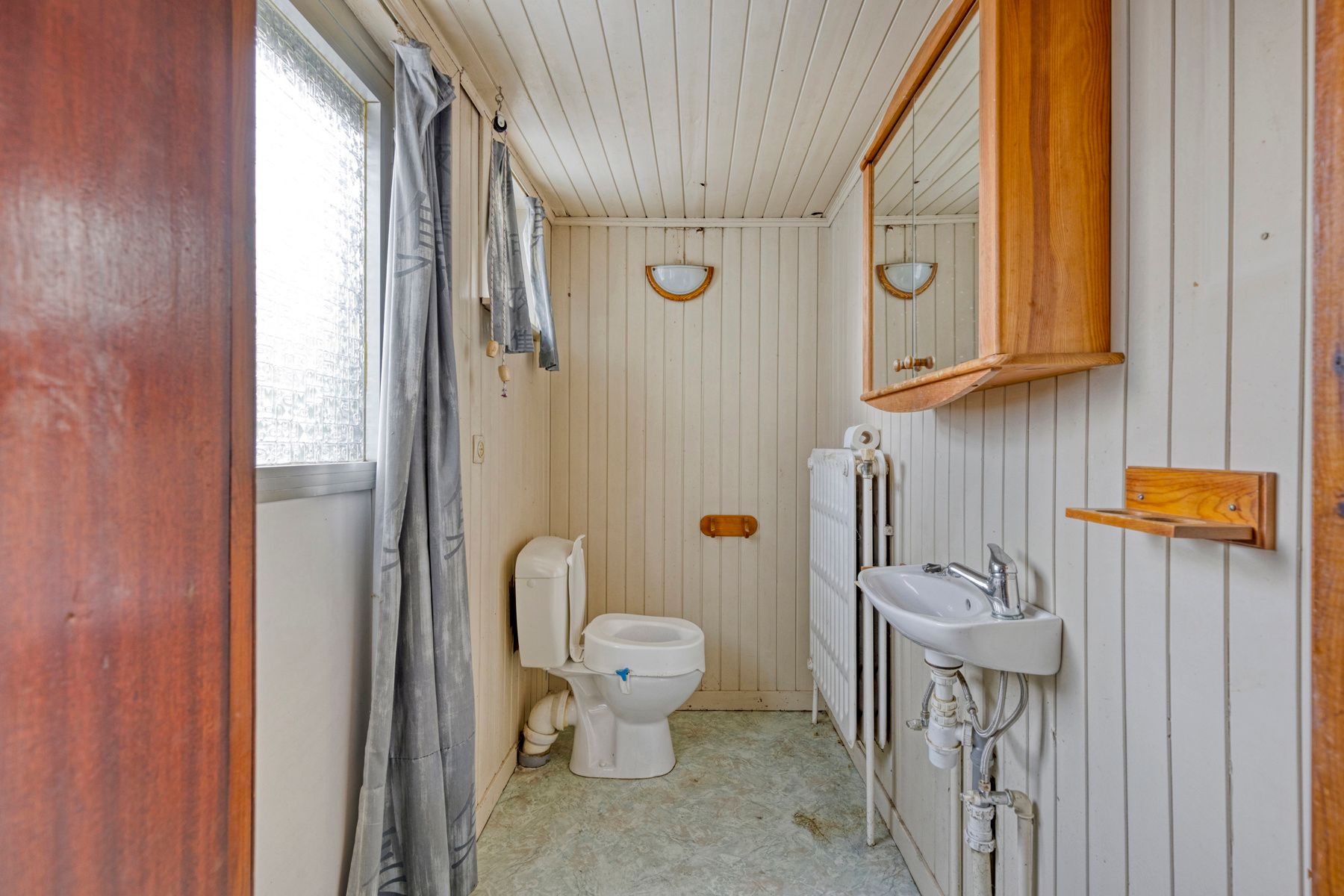 Te Renoveren 3-gevelwoning op gunstige ligging foto 9