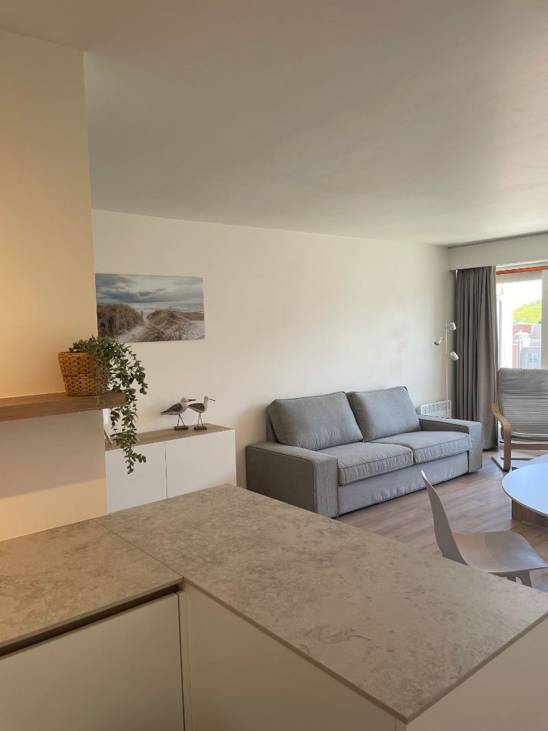 Vlakbij zee gelegen gemeubeld appartement met centrale ligging! foto 7