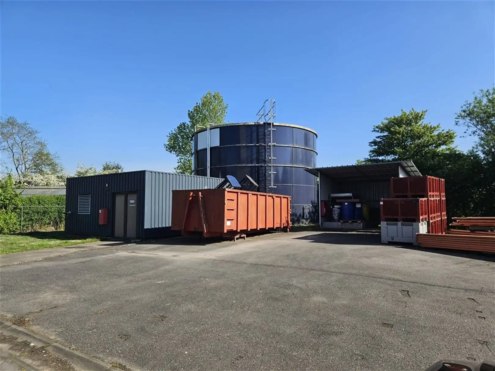 Magazijn met laad- en loskades en kantoren nabij R4 foto 6