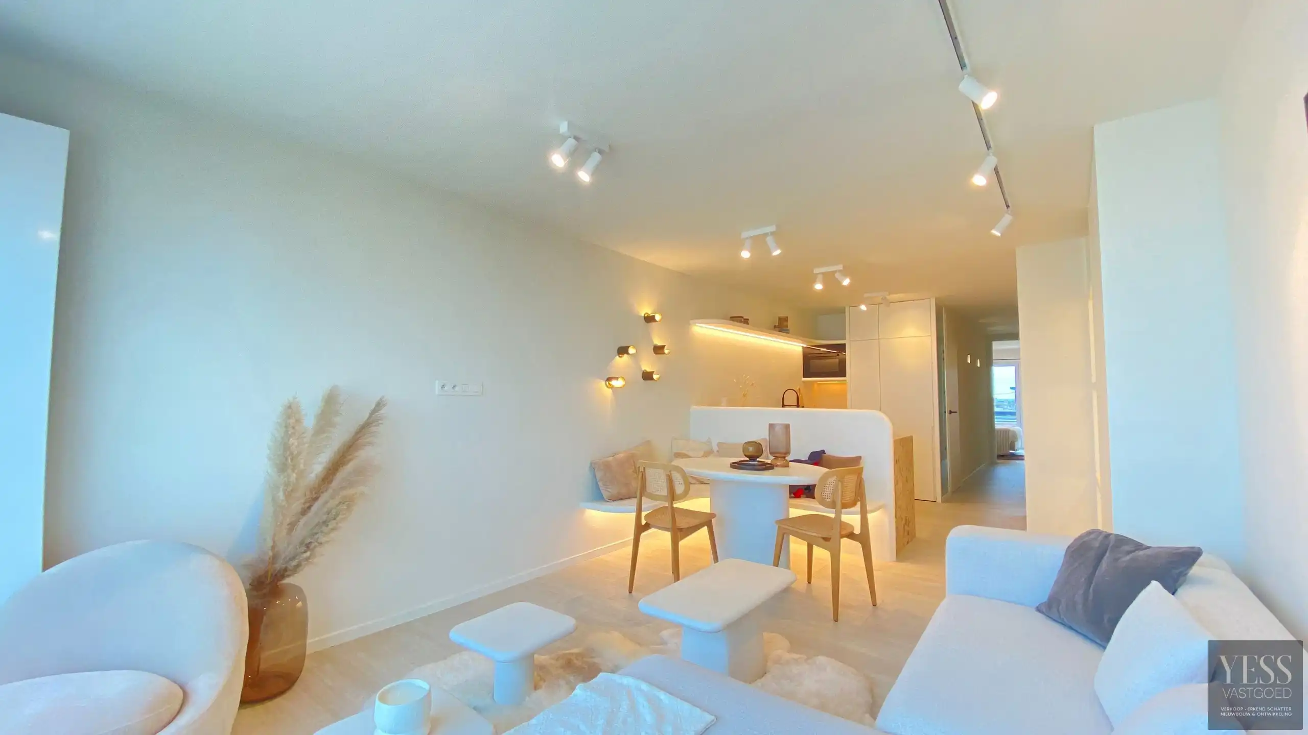 Prachtig gerenoveerd appartement met zicht op zee! foto {{pictureIndex}}