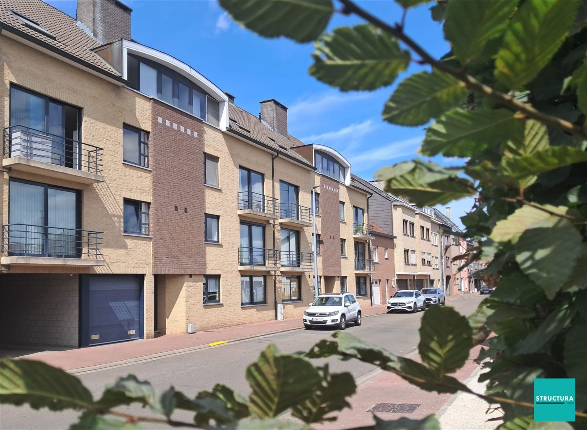 Instapklaar appartement met 2 kamers en terras foto 2