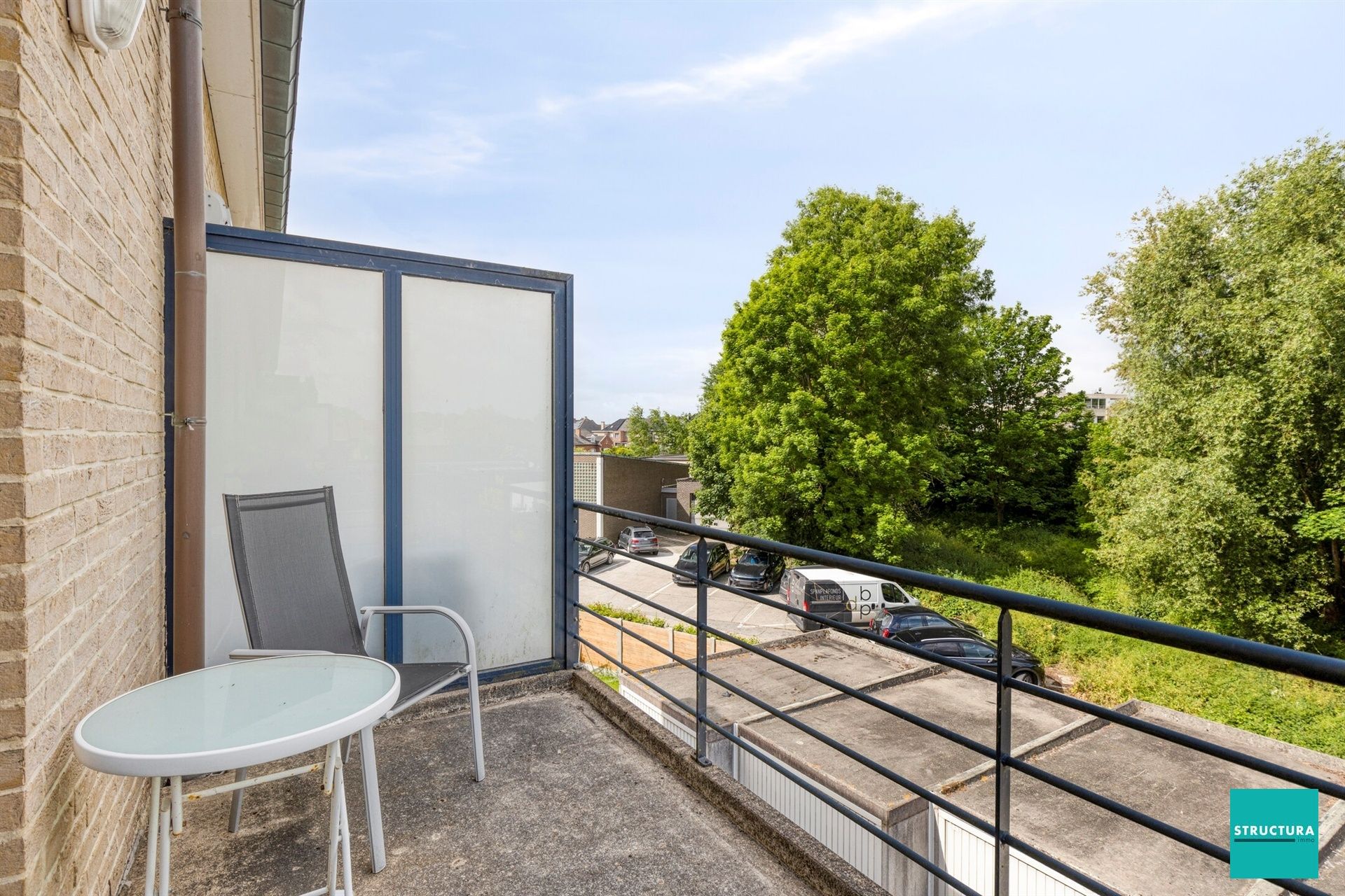 Instapklaar appartement met 2 kamers en terras foto 2