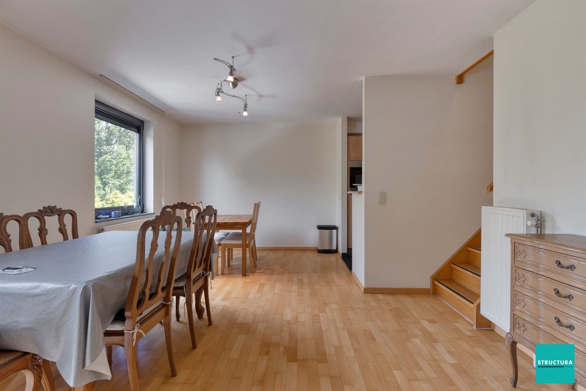 Instapklaar appartement met 2 kamers en terras foto 2