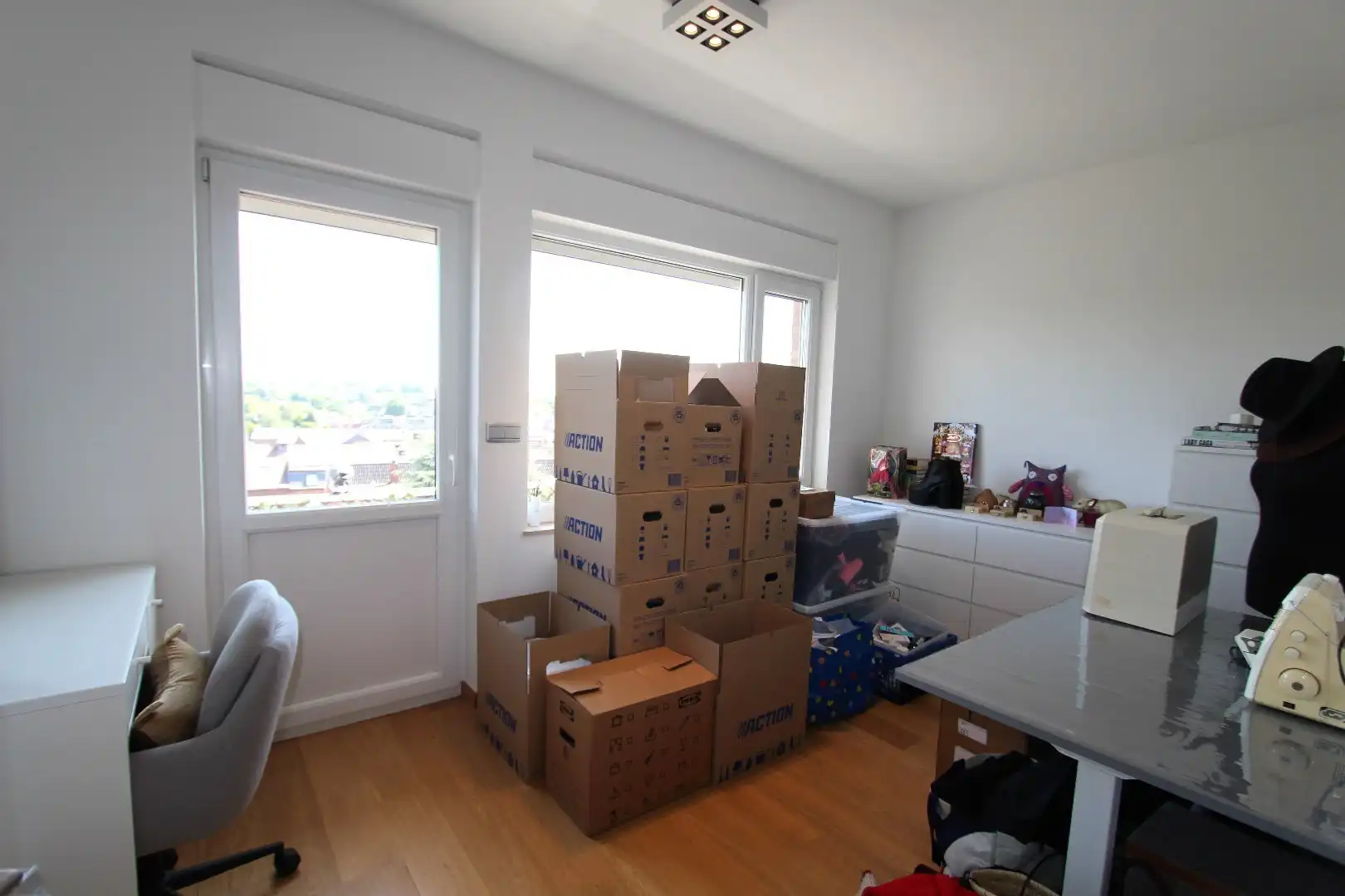 RUIM APPARTEMENT MET 3 SLAAPKAMERS foto 12
