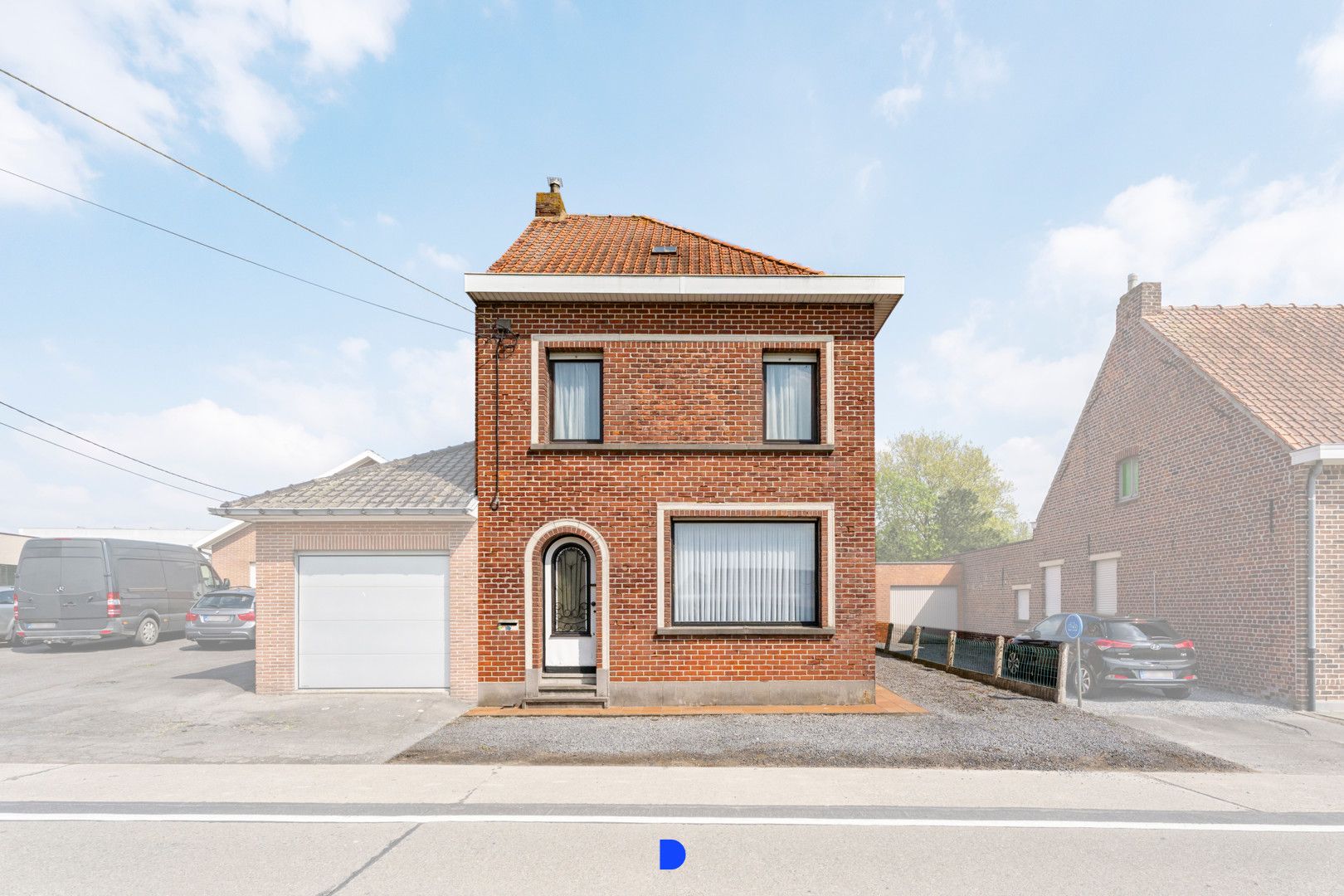 Te renoveren woning met potentieel! foto 2