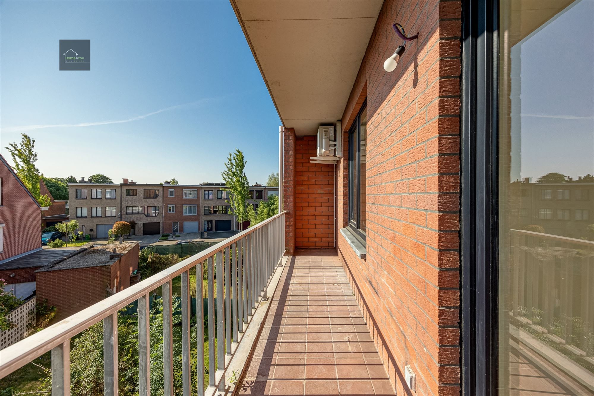 Gerenoveerd appartement met zonnepanelen in kleinschalige blok foto 10