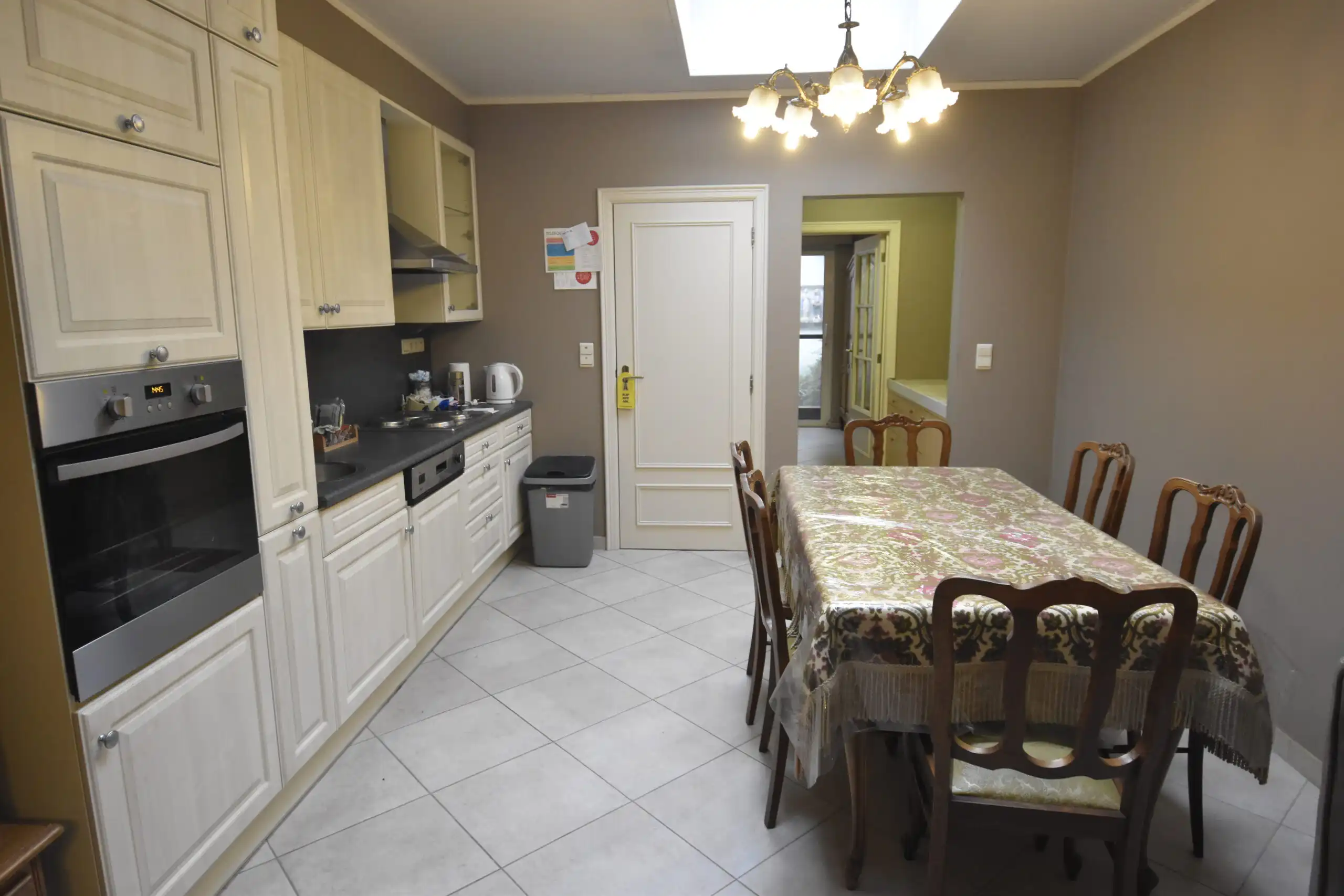 Leuke starterswoning met 3 slaapkamers en garage foto 5