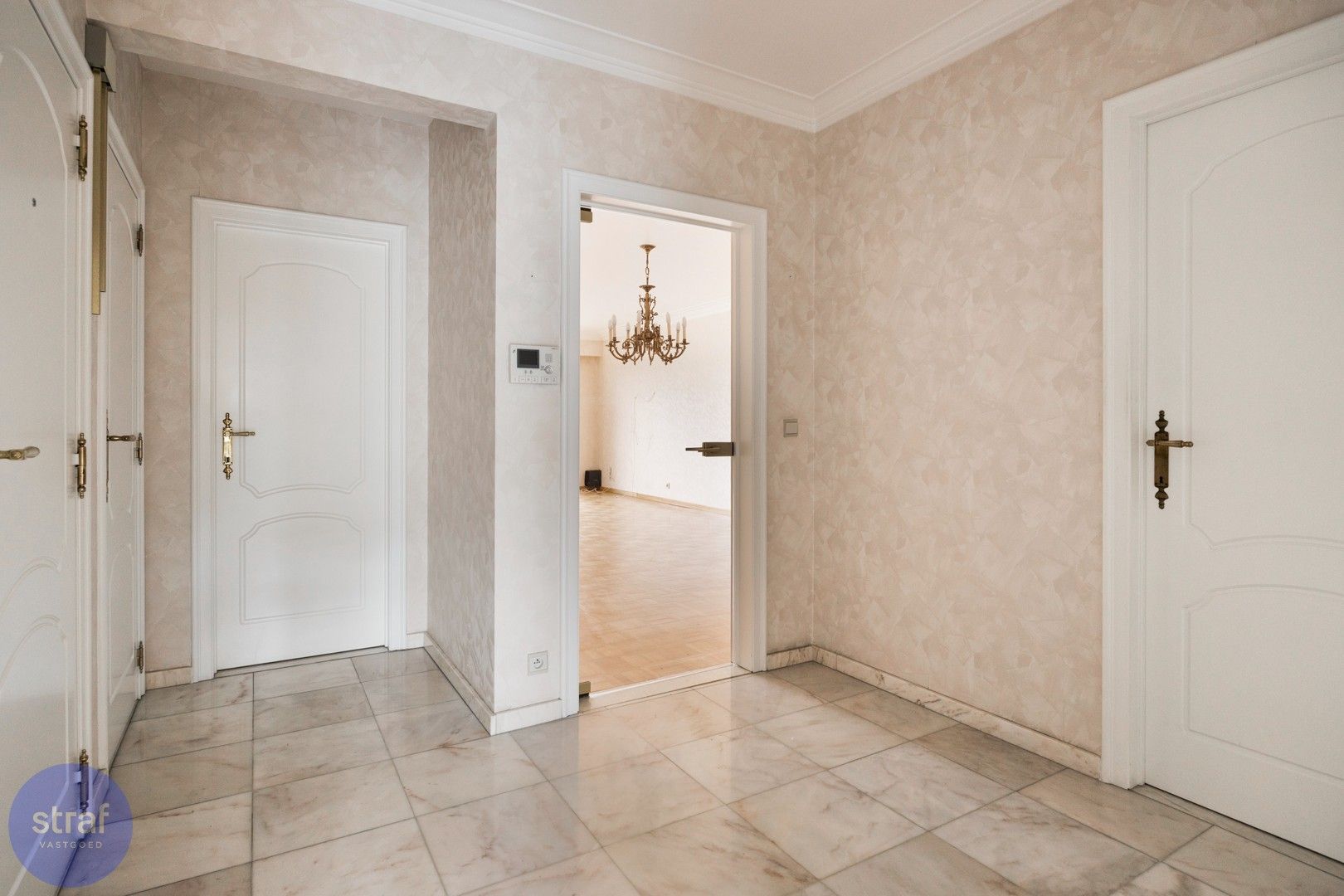 Ruim appartement in hartje Beveren foto 7