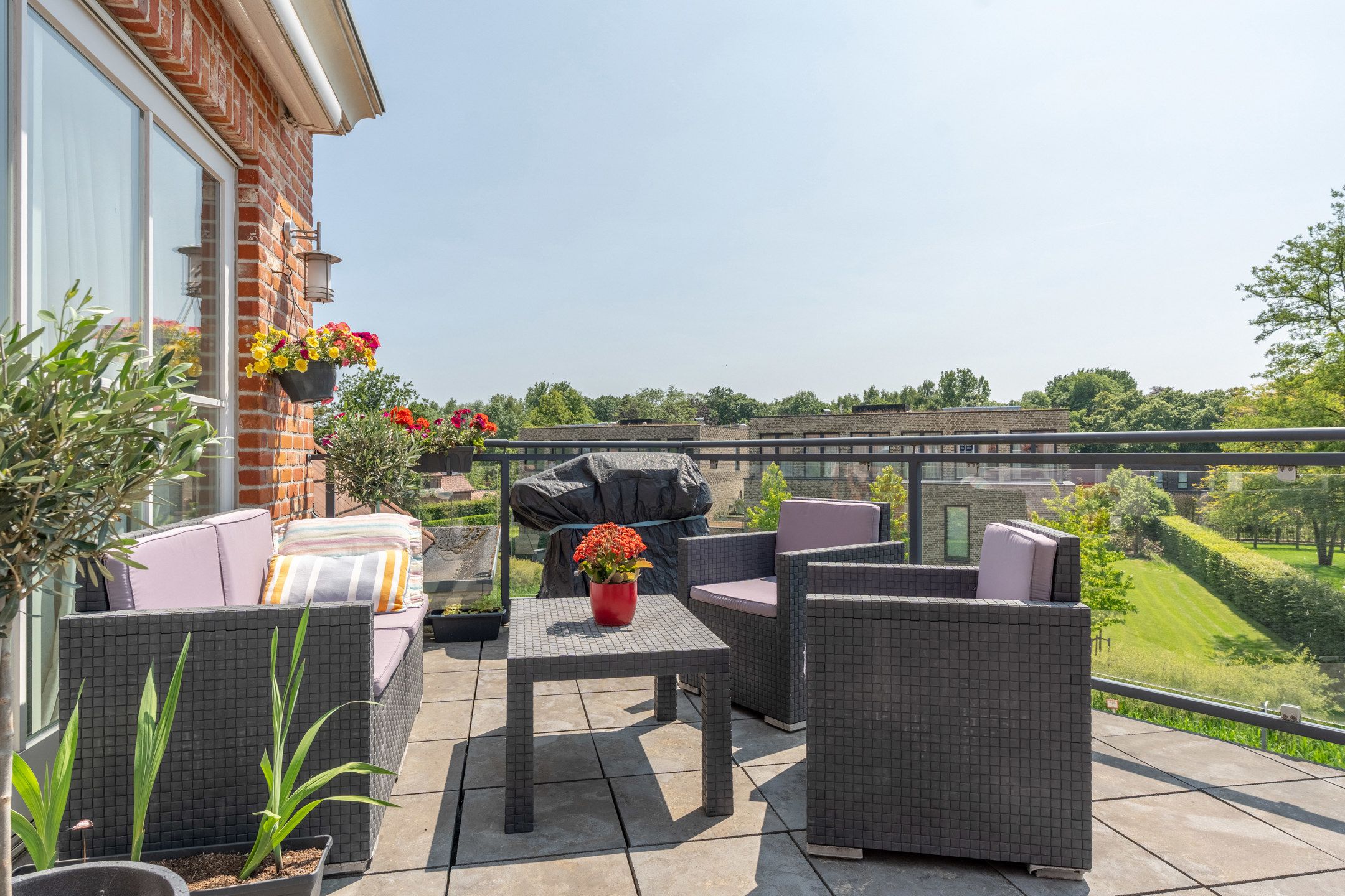 Luxe dakappartement met ruim terras en dubbele garagebox. foto 3