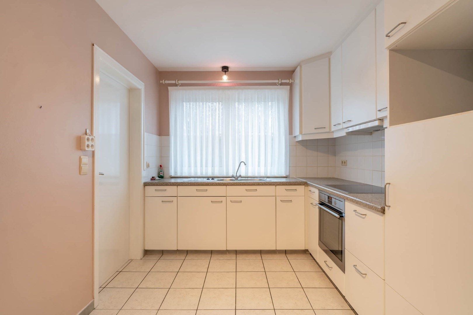 IN OPTIE - Zeer ruim en netjes verzorgd drie-slaapkamer appartement met kelder en garage te Schoonbeek - instapklaar ! foto 19